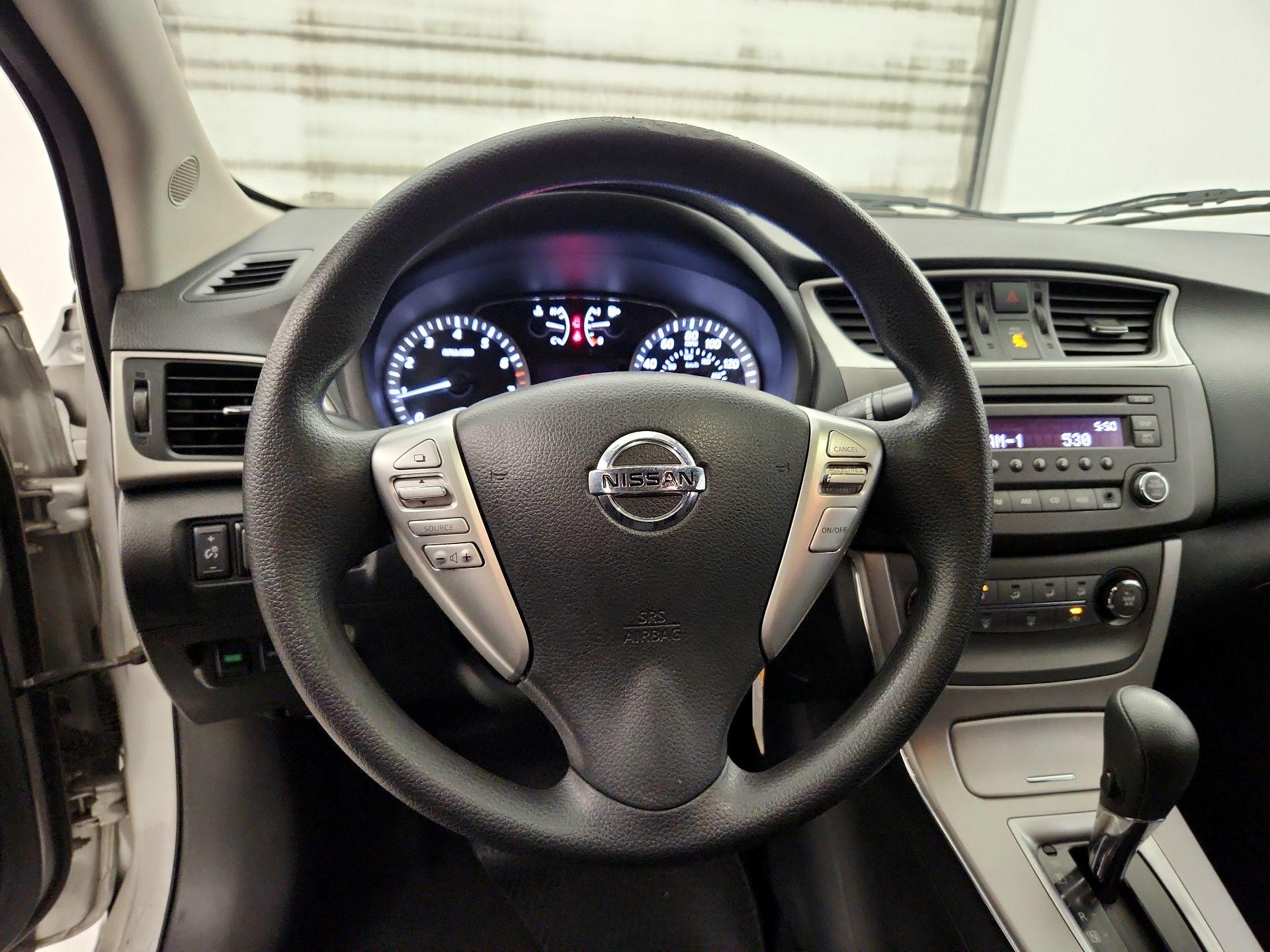 Thumbnail: 2014 Nissan Sentra - 10