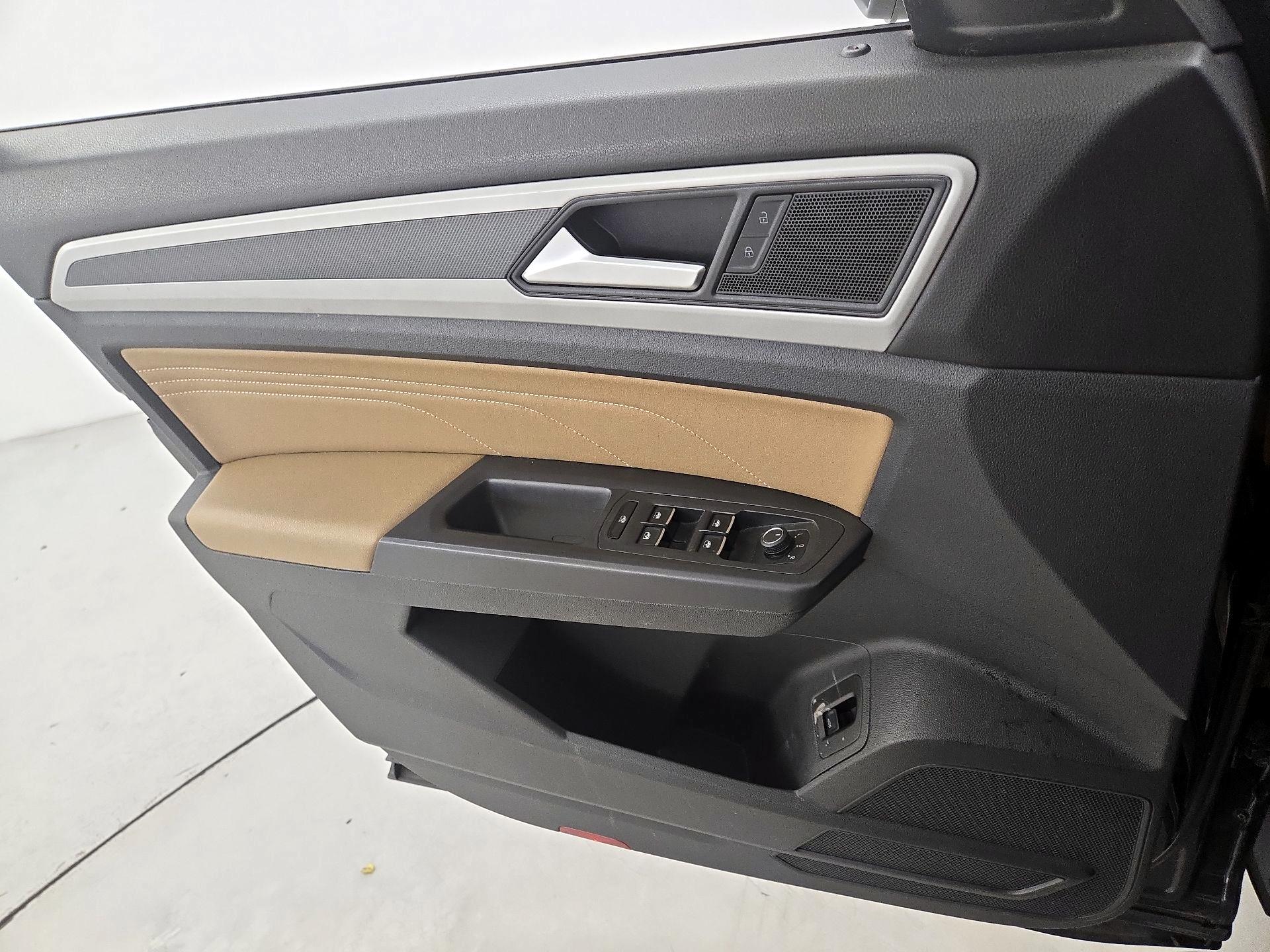 Thumbnail: 2021 Volkswagen Atlas - 12