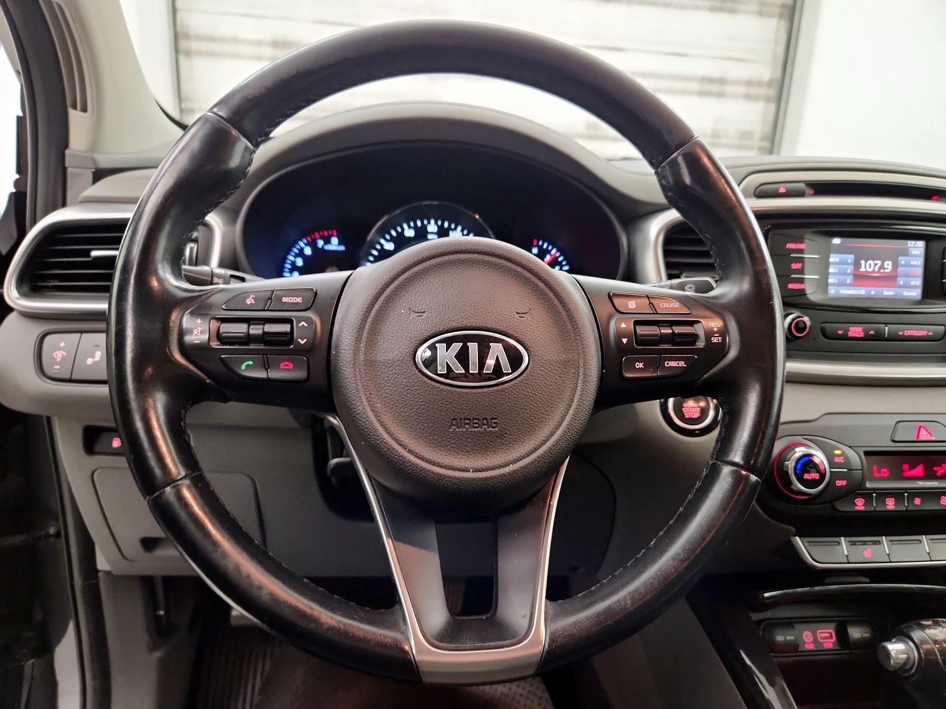 Thumbnail: 2016 Kia Sorento - 10