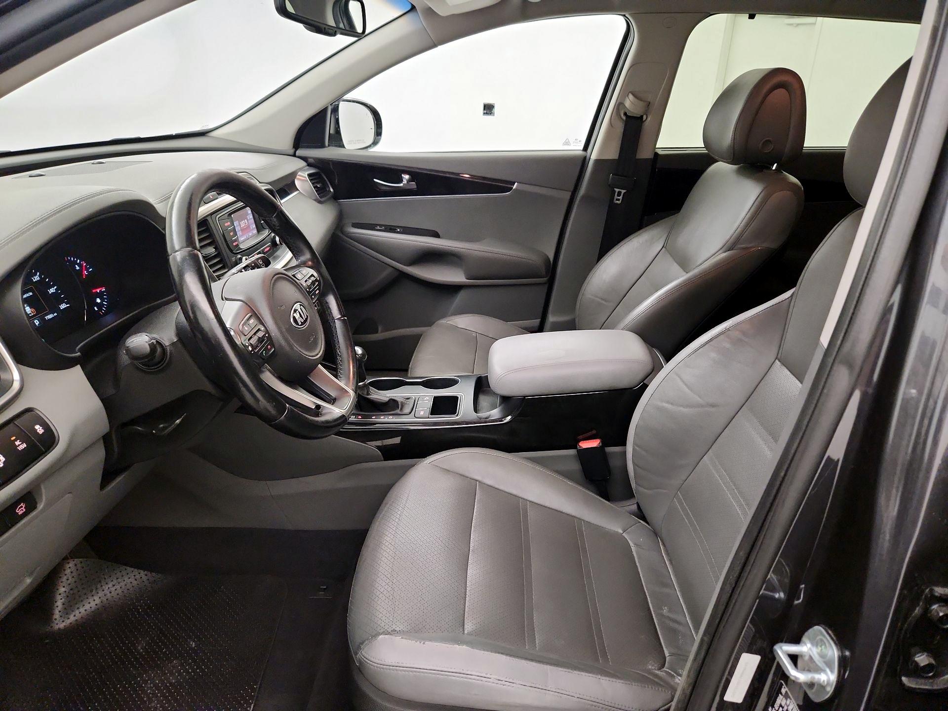 Thumbnail: 2016 Kia Sorento - 11