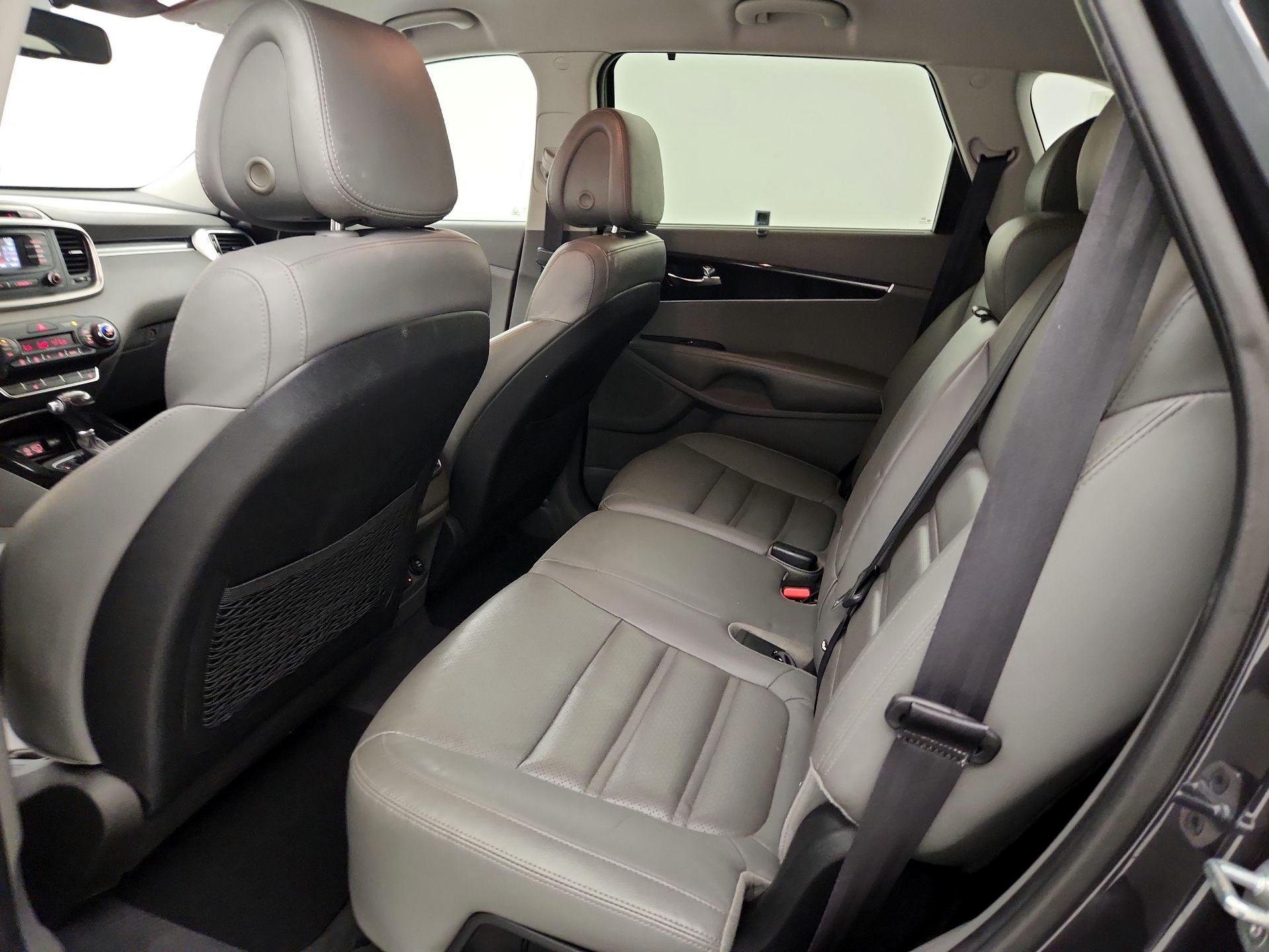 Thumbnail: 2016 Kia Sorento - 19