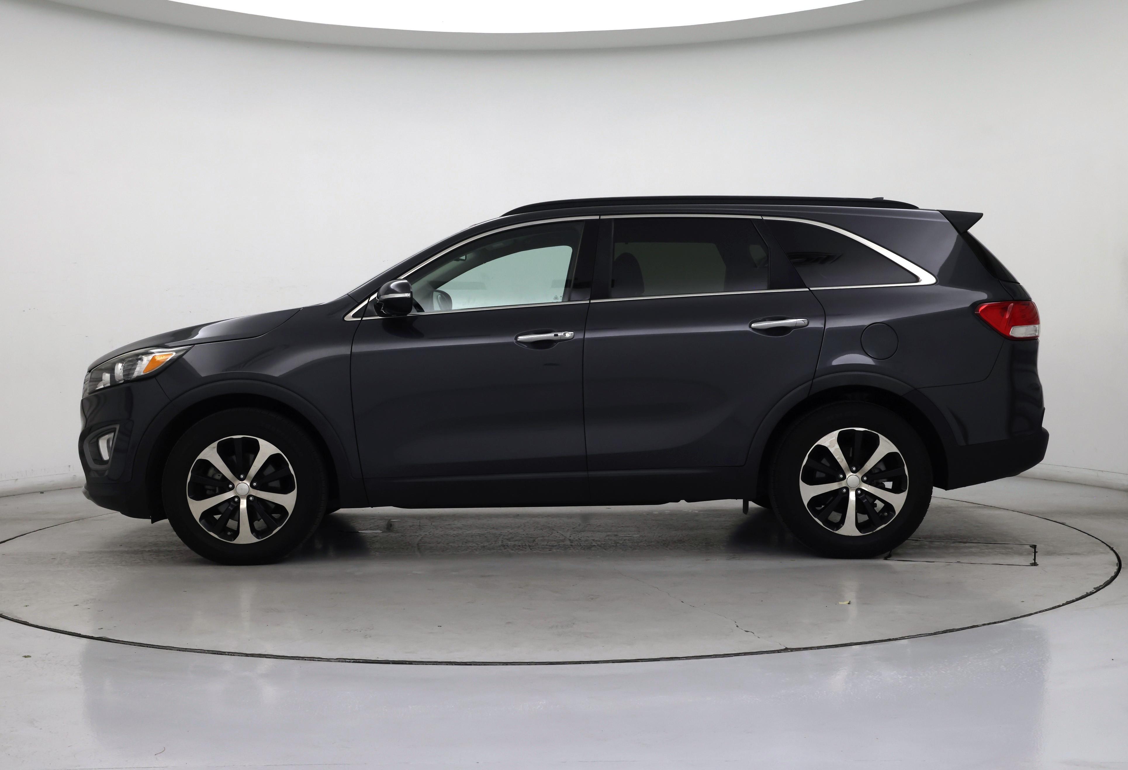 Thumbnail: 2016 Kia Sorento - 3
