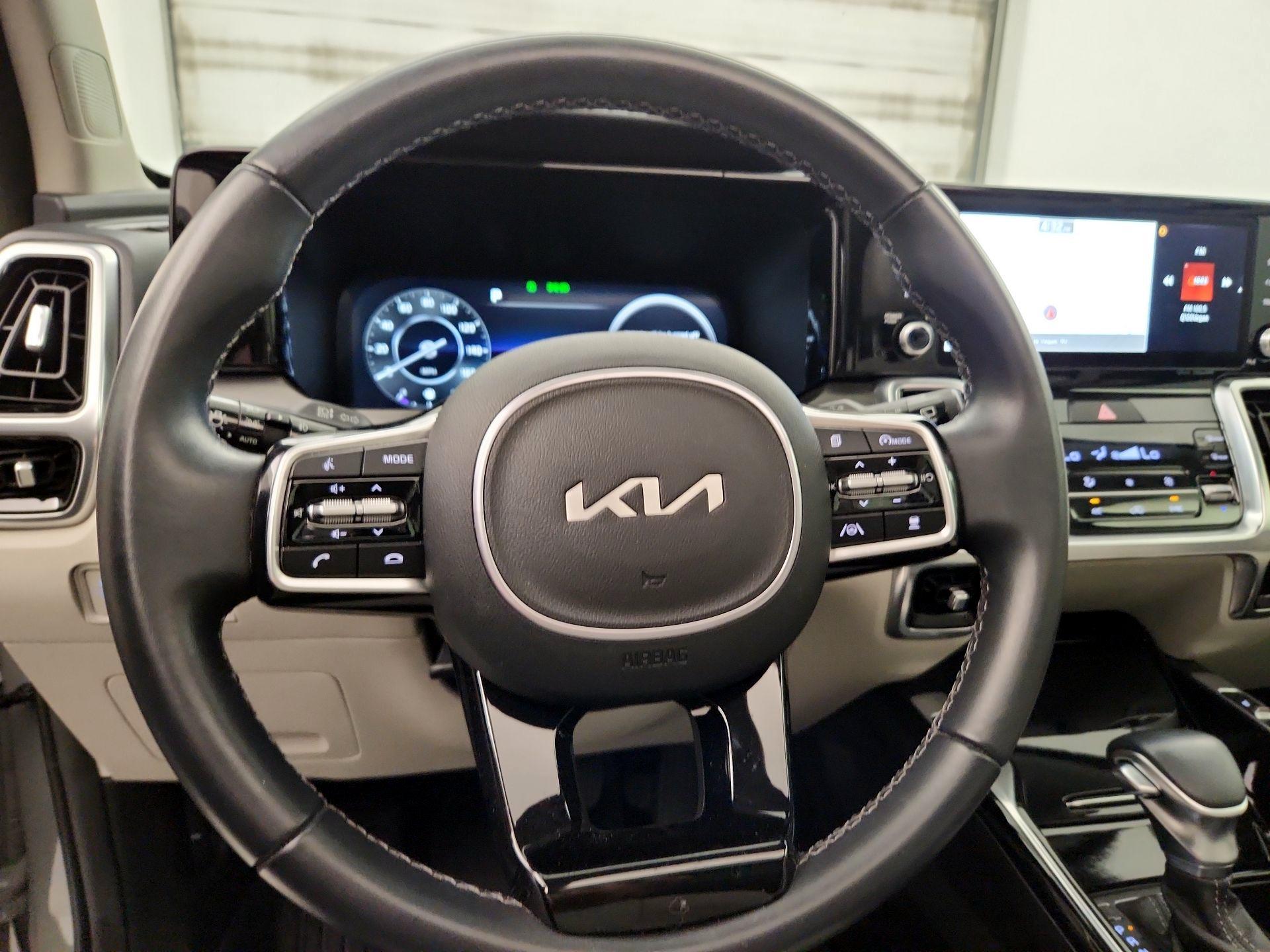Thumbnail: 2023 Kia Sorento - 10