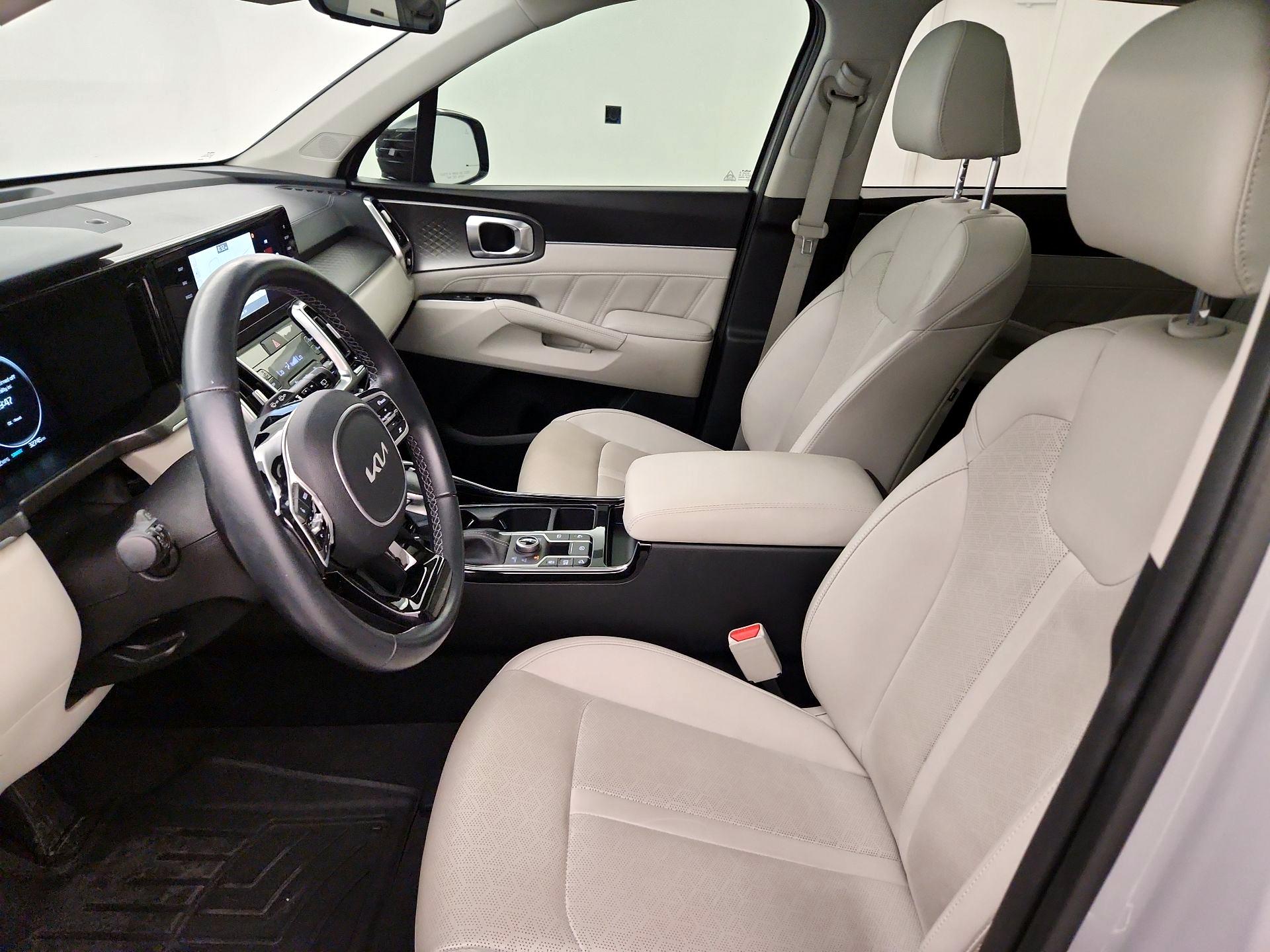 Thumbnail: 2023 Kia Sorento - 11