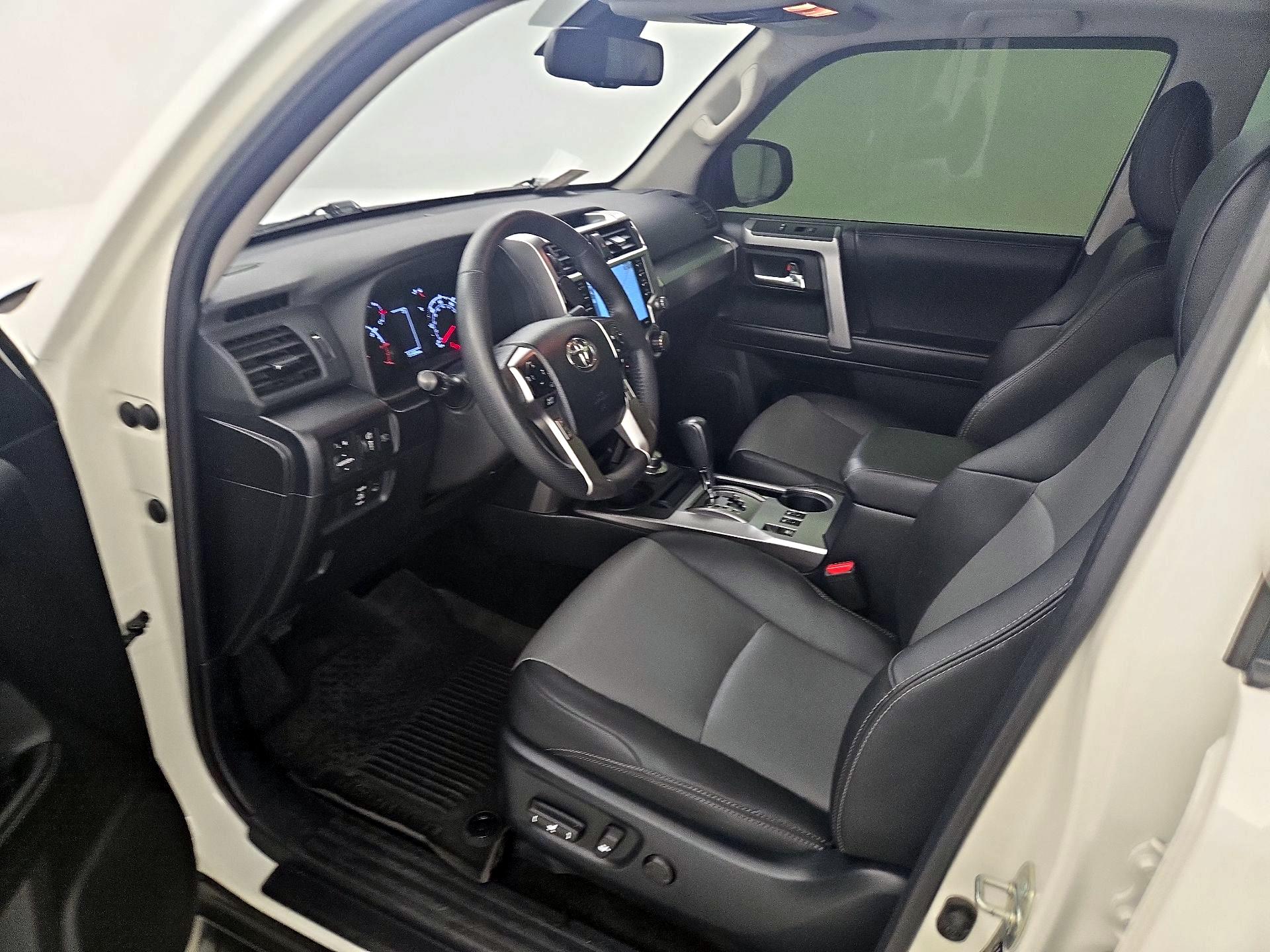 Thumbnail: 2022 Toyota 4Runner - 11