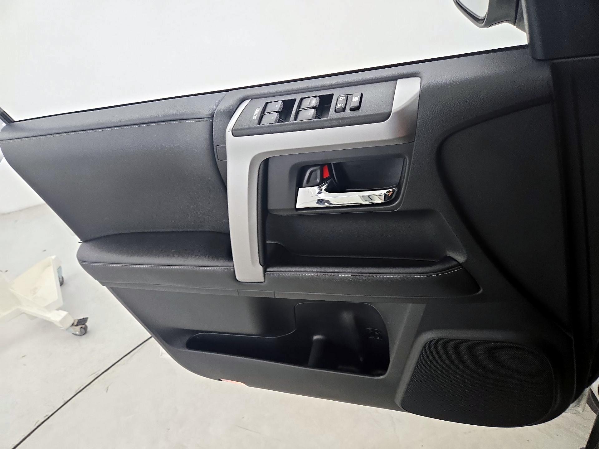 Thumbnail: 2022 Toyota 4Runner - 12