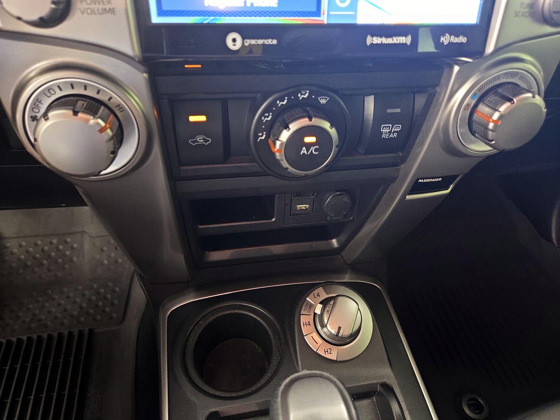Thumbnail: 2022 Toyota 4Runner - 17