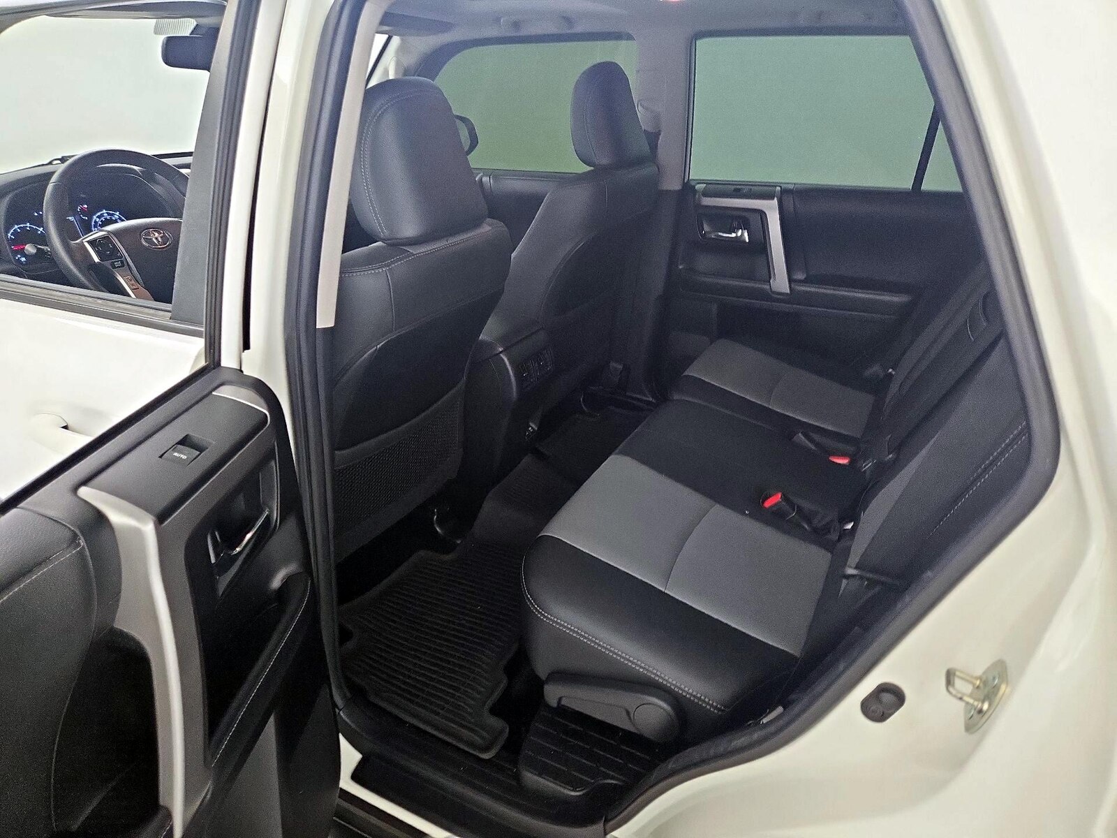2022 Toyota 4Runner SR5 Premium - Photo 22
