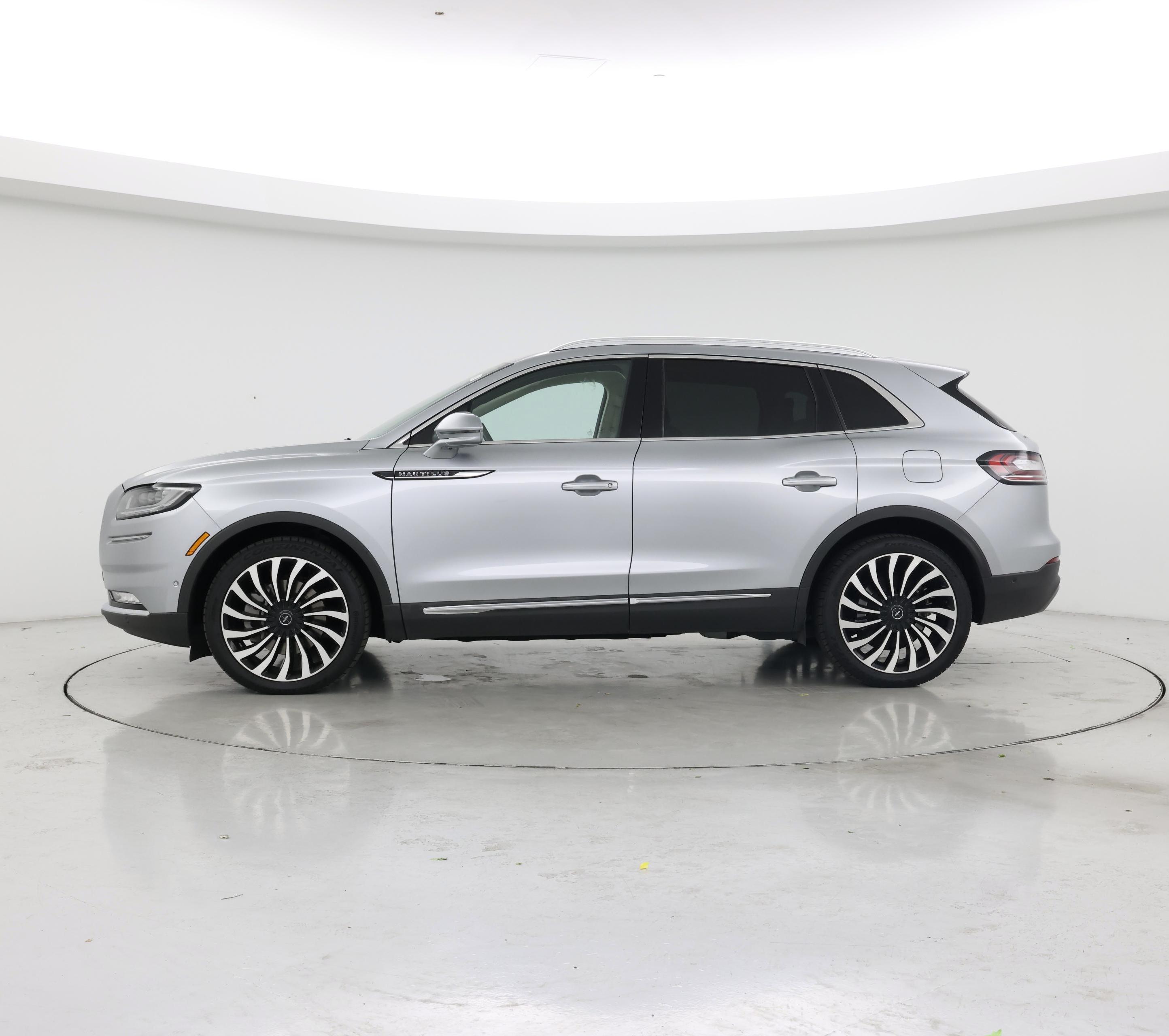 Thumbnail: 2023 Lincoln Nautilus - 3