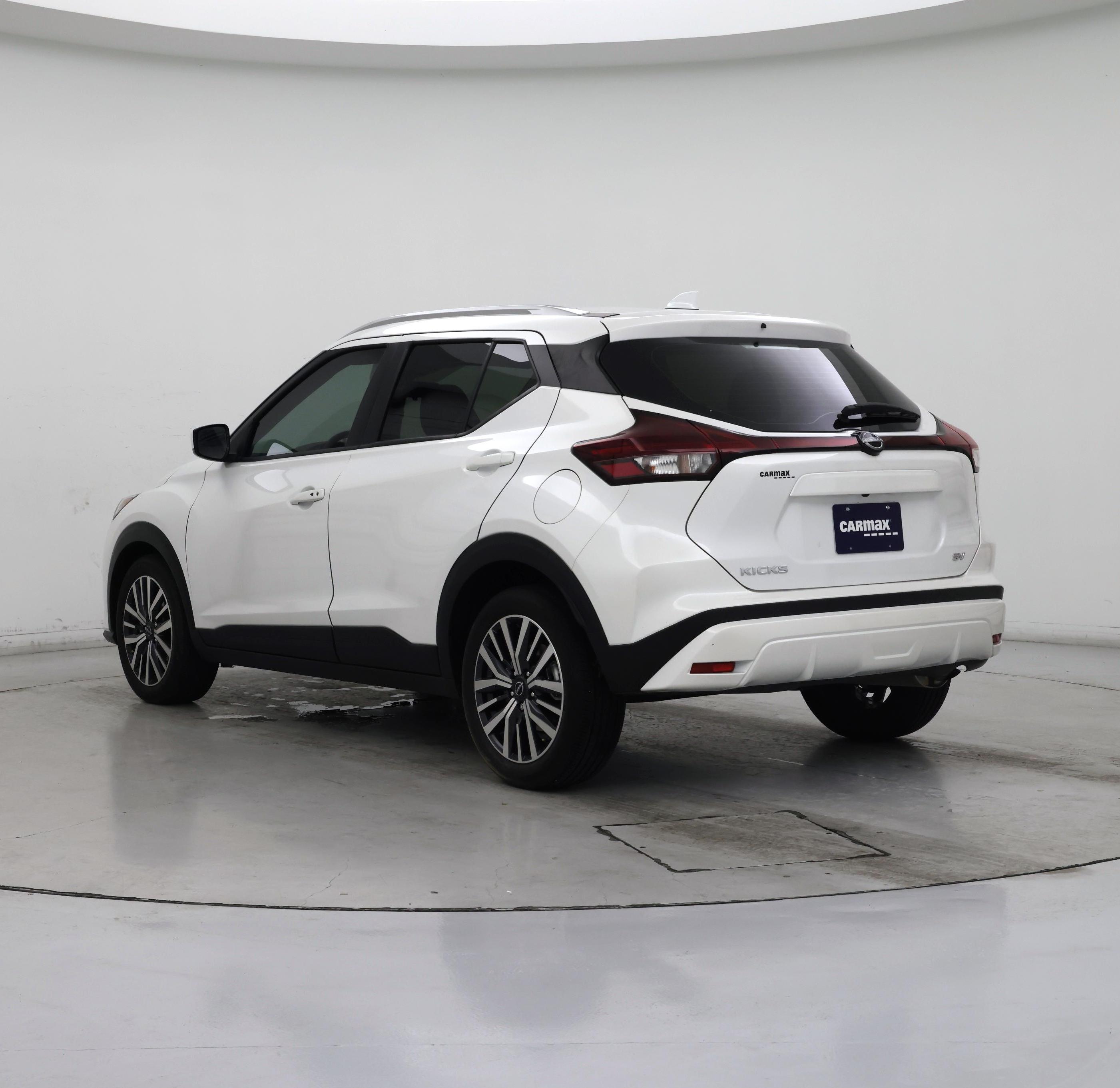 Thumbnail: 2023 Nissan Kicks - 2