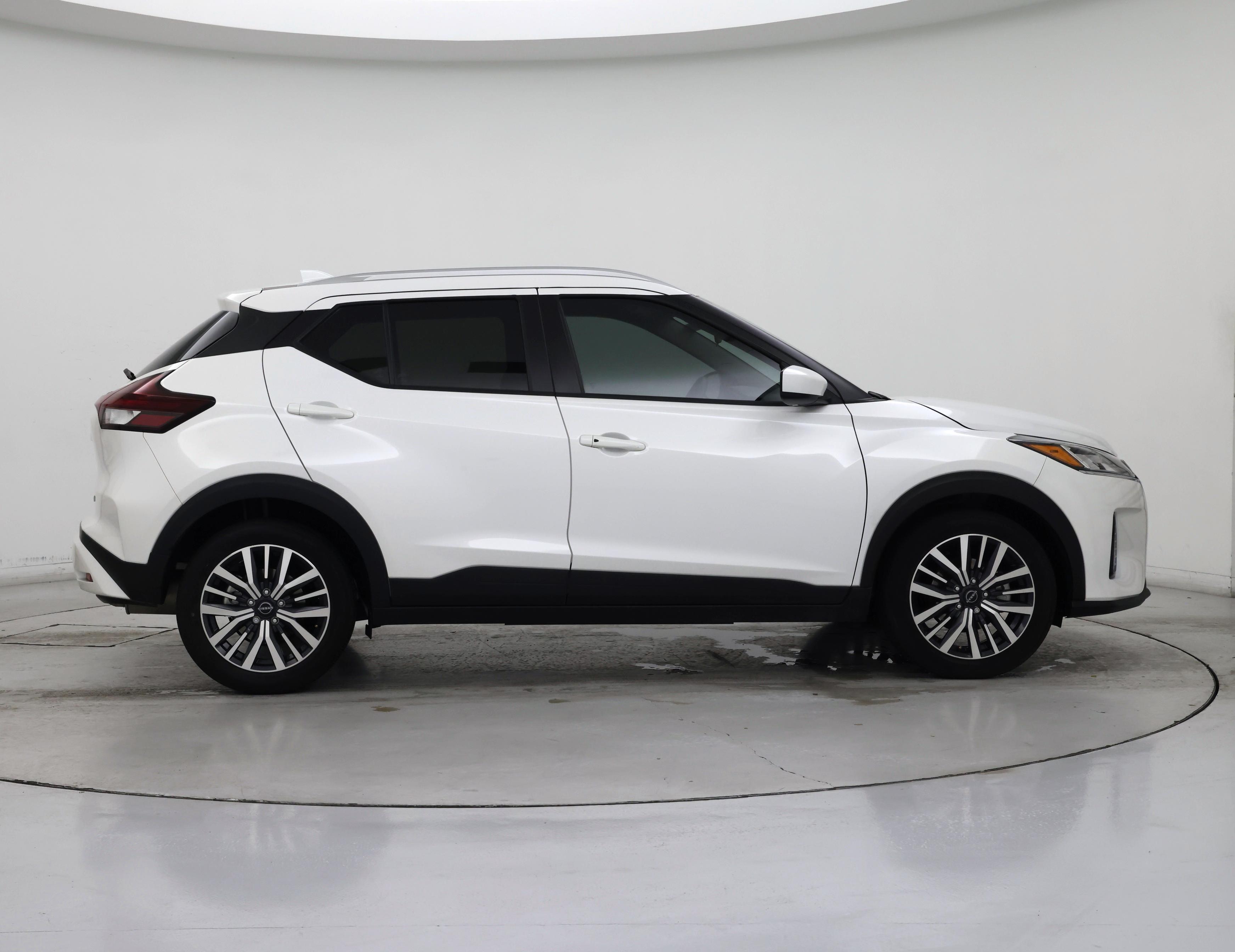 Thumbnail: 2023 Nissan Kicks - 7