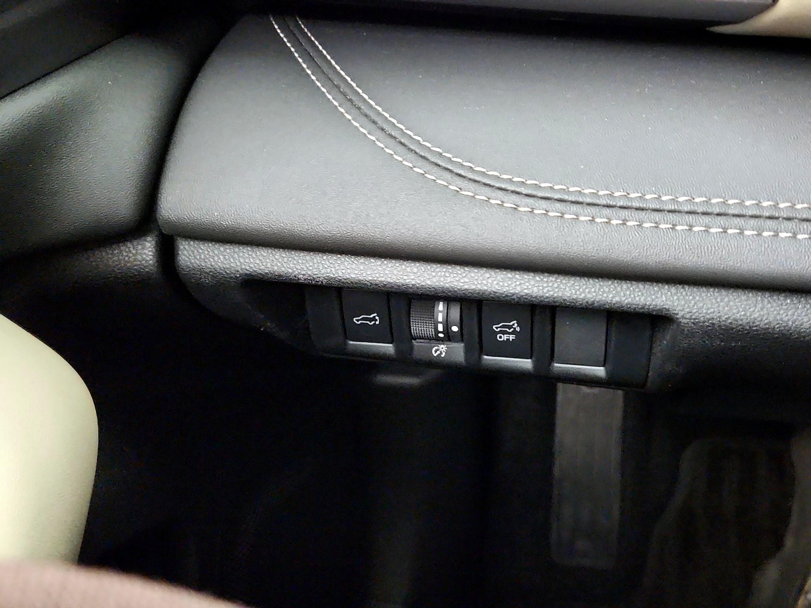 2025 Subaru Outback Limited - Photo 14