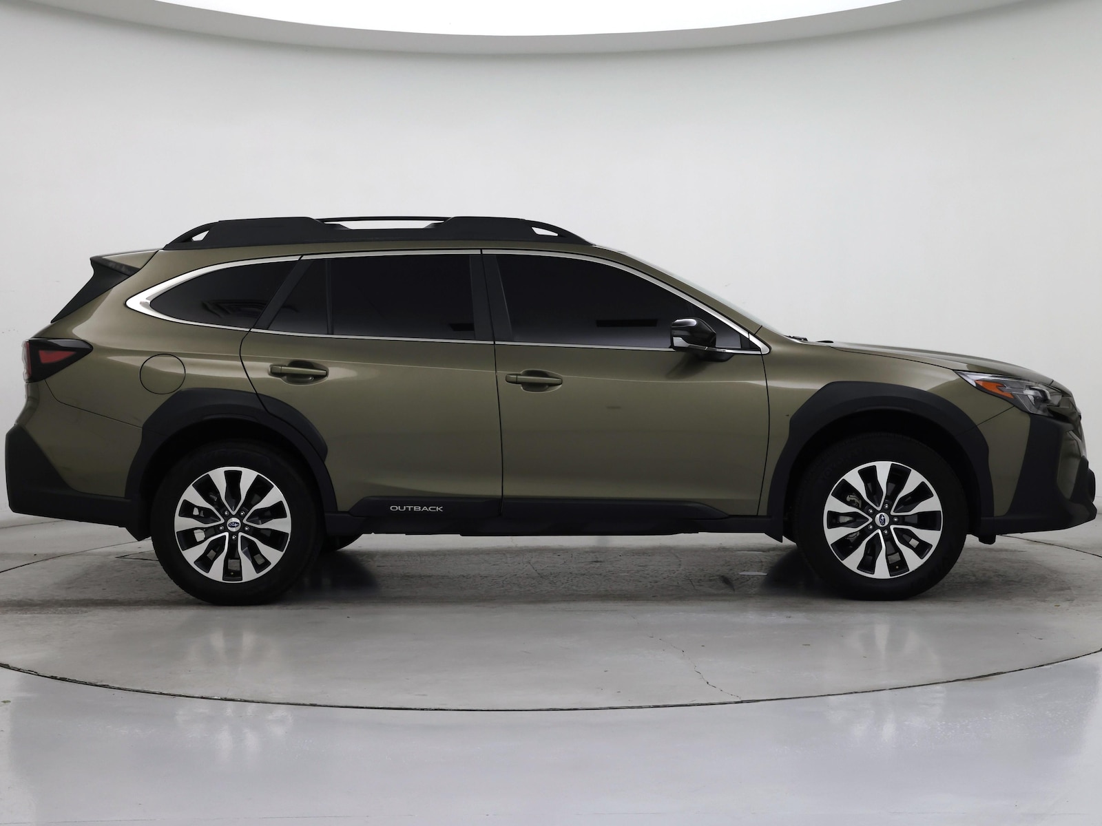 2025 Subaru Outback Limited - Photo 8