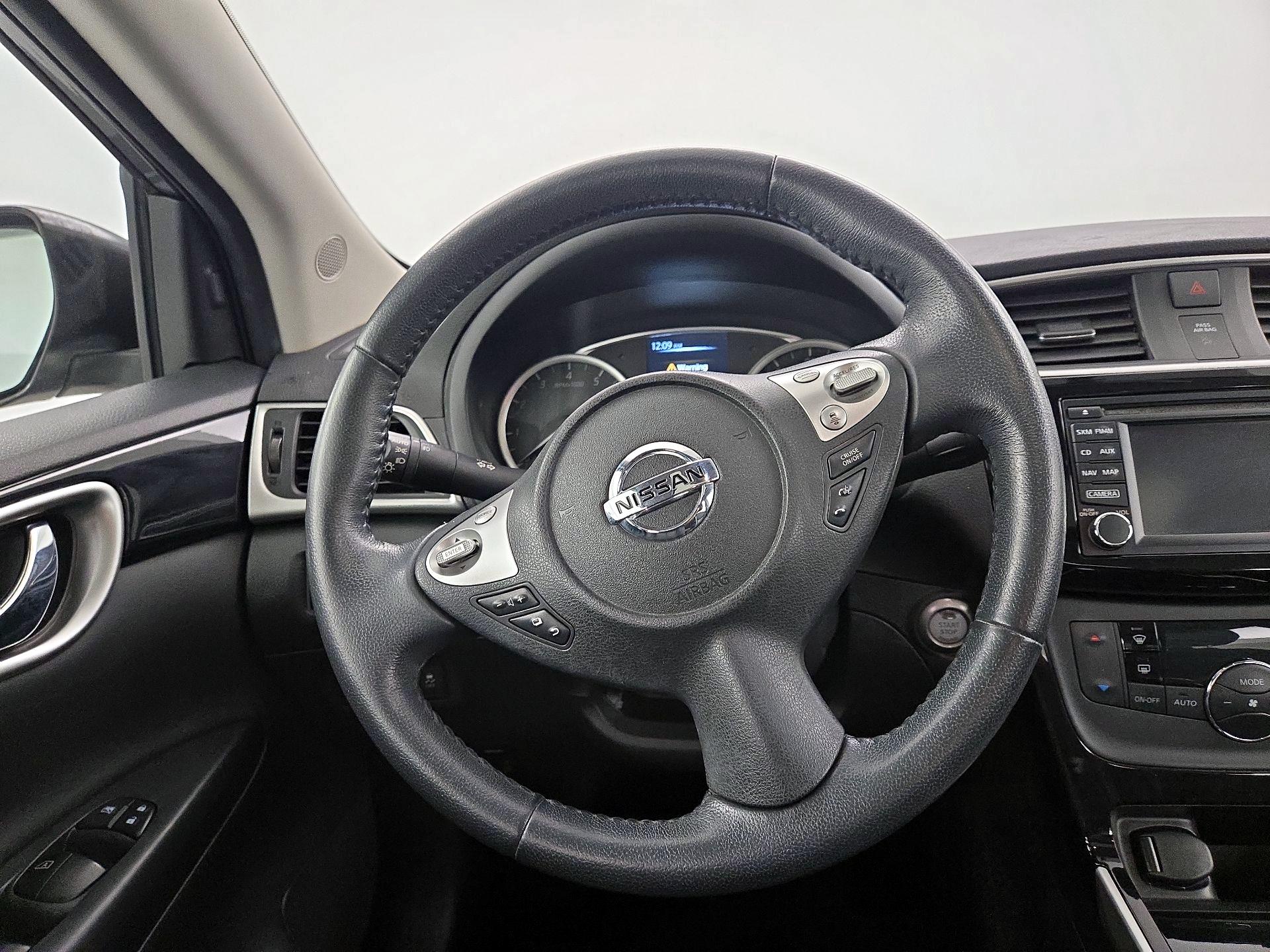 Thumbnail: 2017 Nissan Sentra - 10