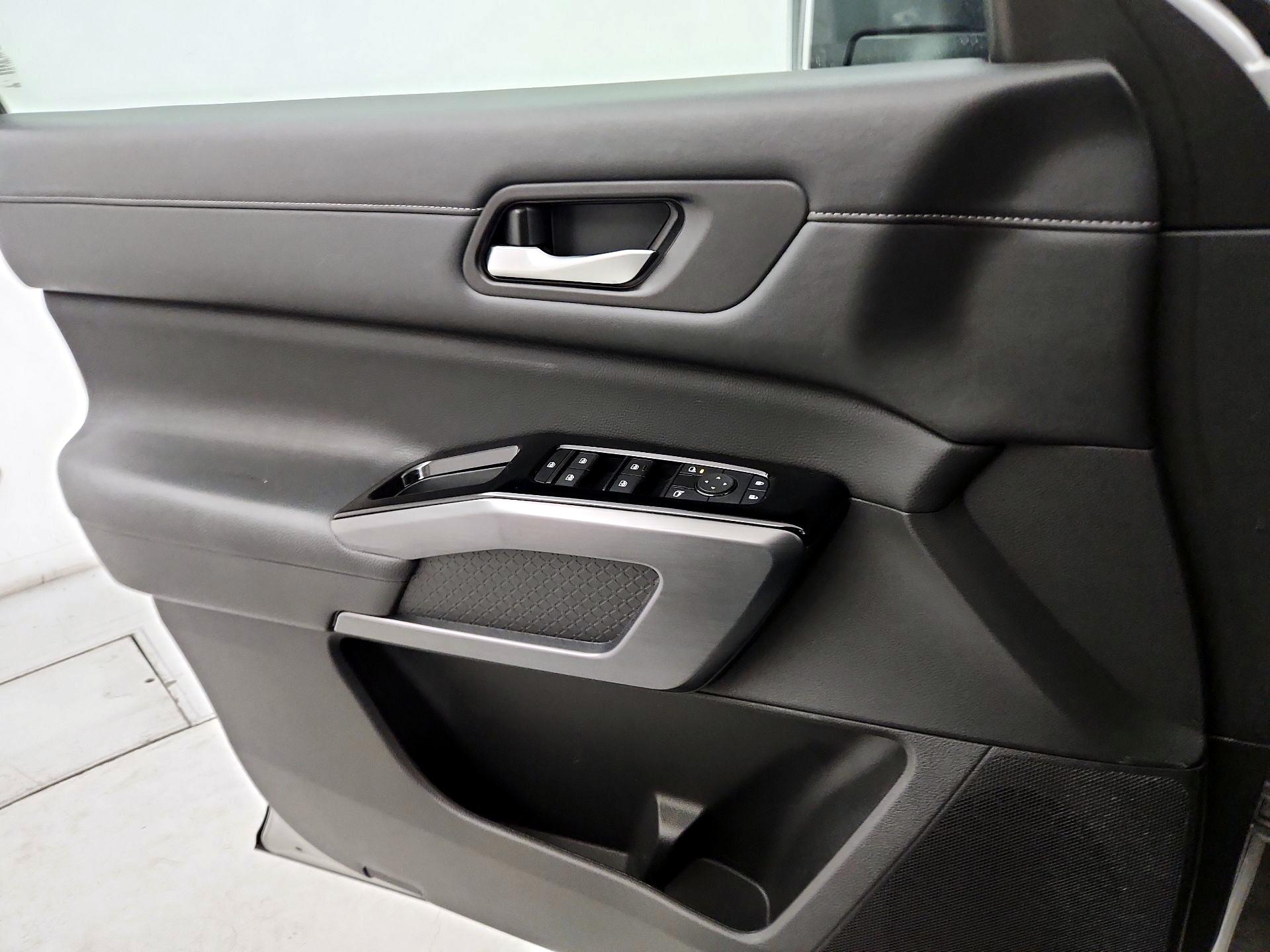 Thumbnail: 2024 Nissan Pathfinder - 12