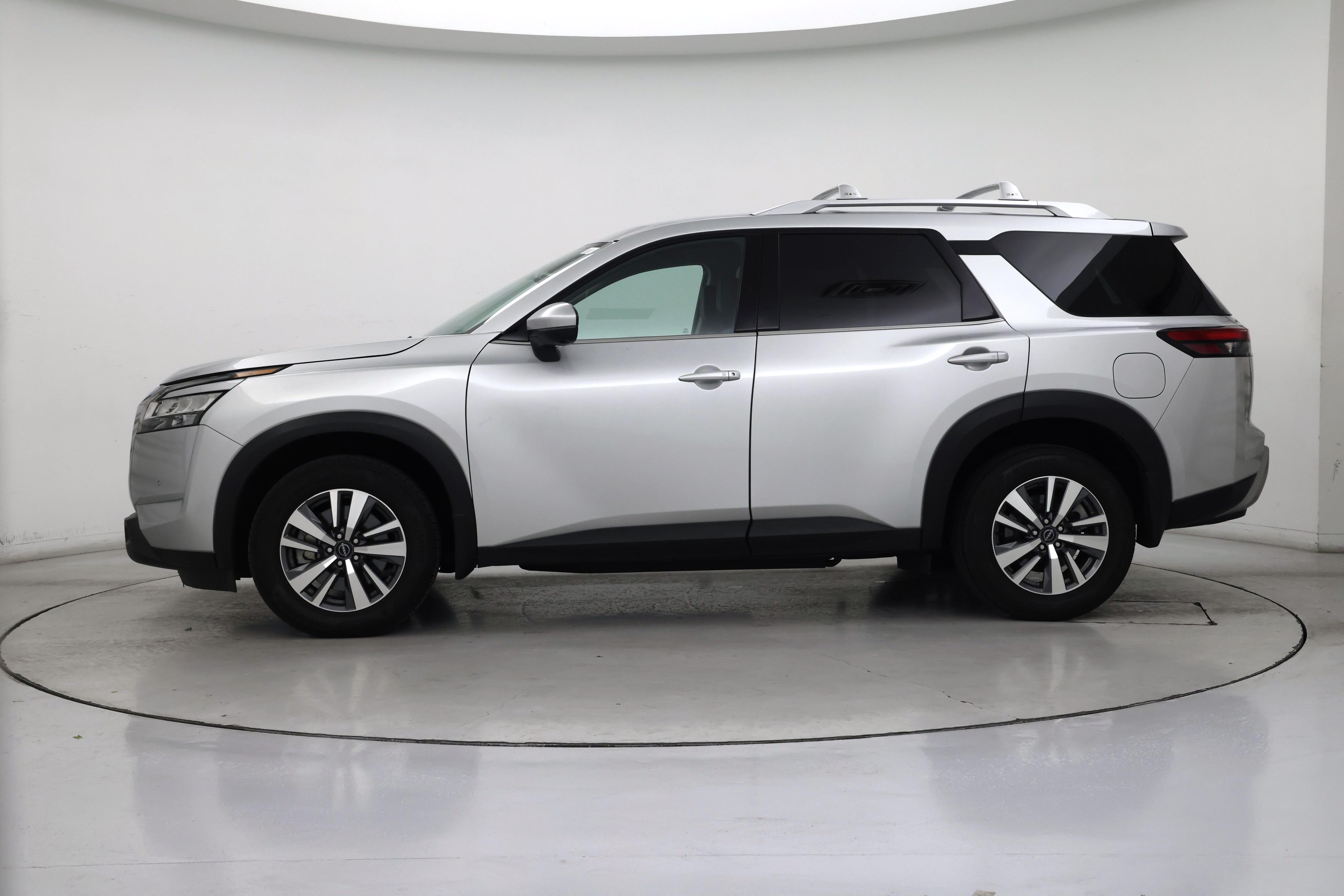 Thumbnail: 2024 Nissan Pathfinder - 3