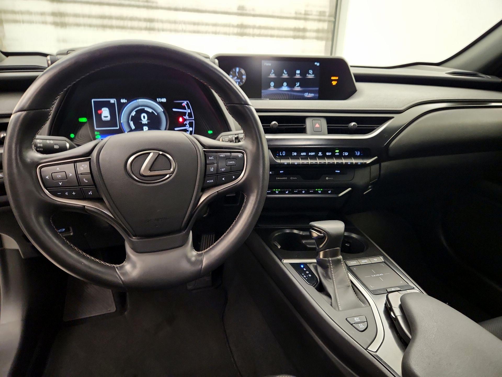 Thumbnail: 2019 Lexus UX - 9