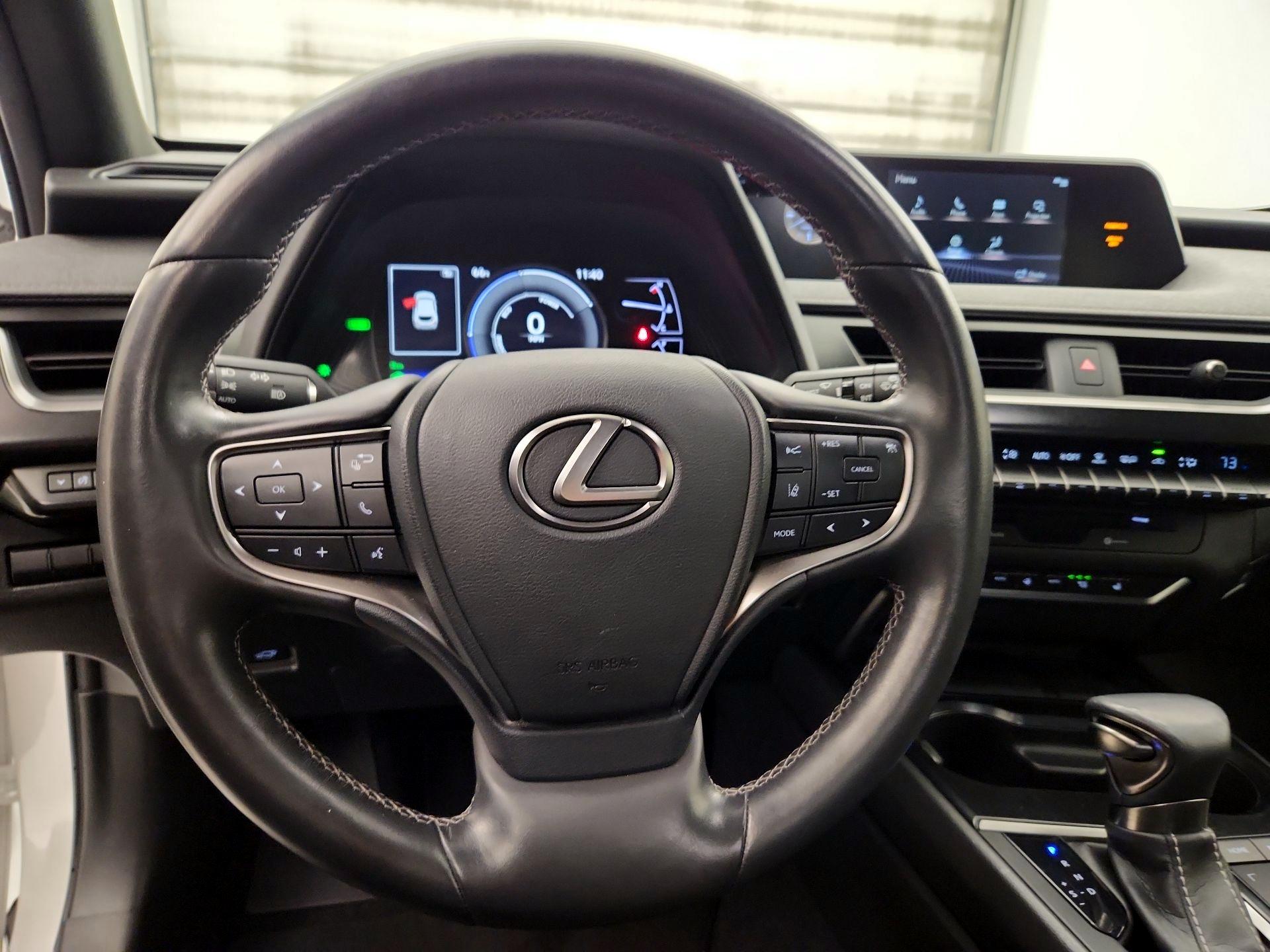 Thumbnail: 2019 Lexus UX - 10