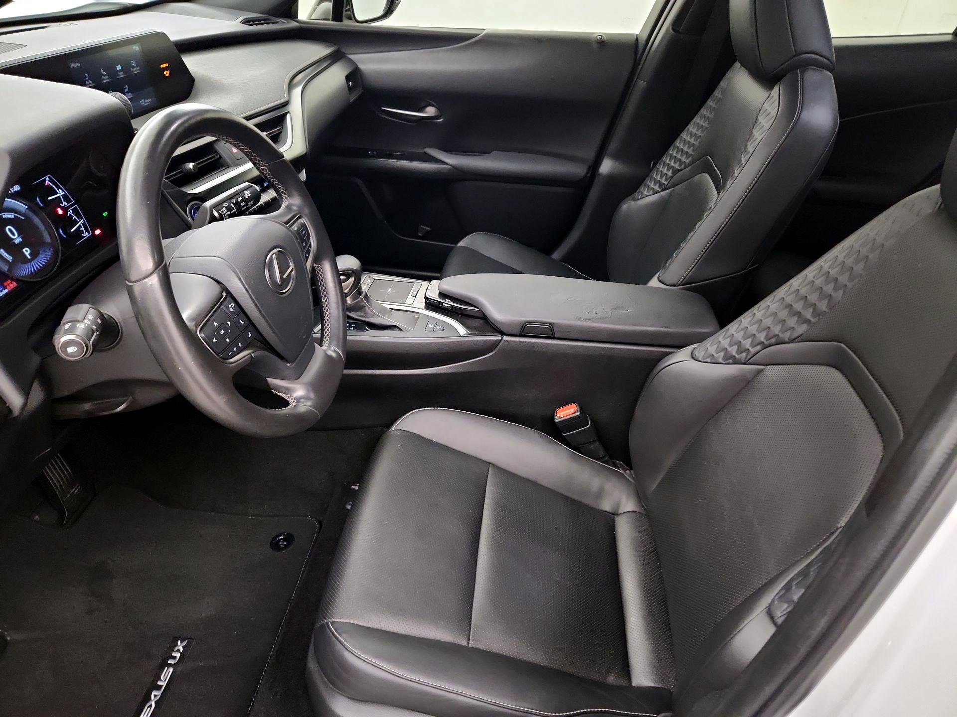 Thumbnail: 2019 Lexus UX - 11