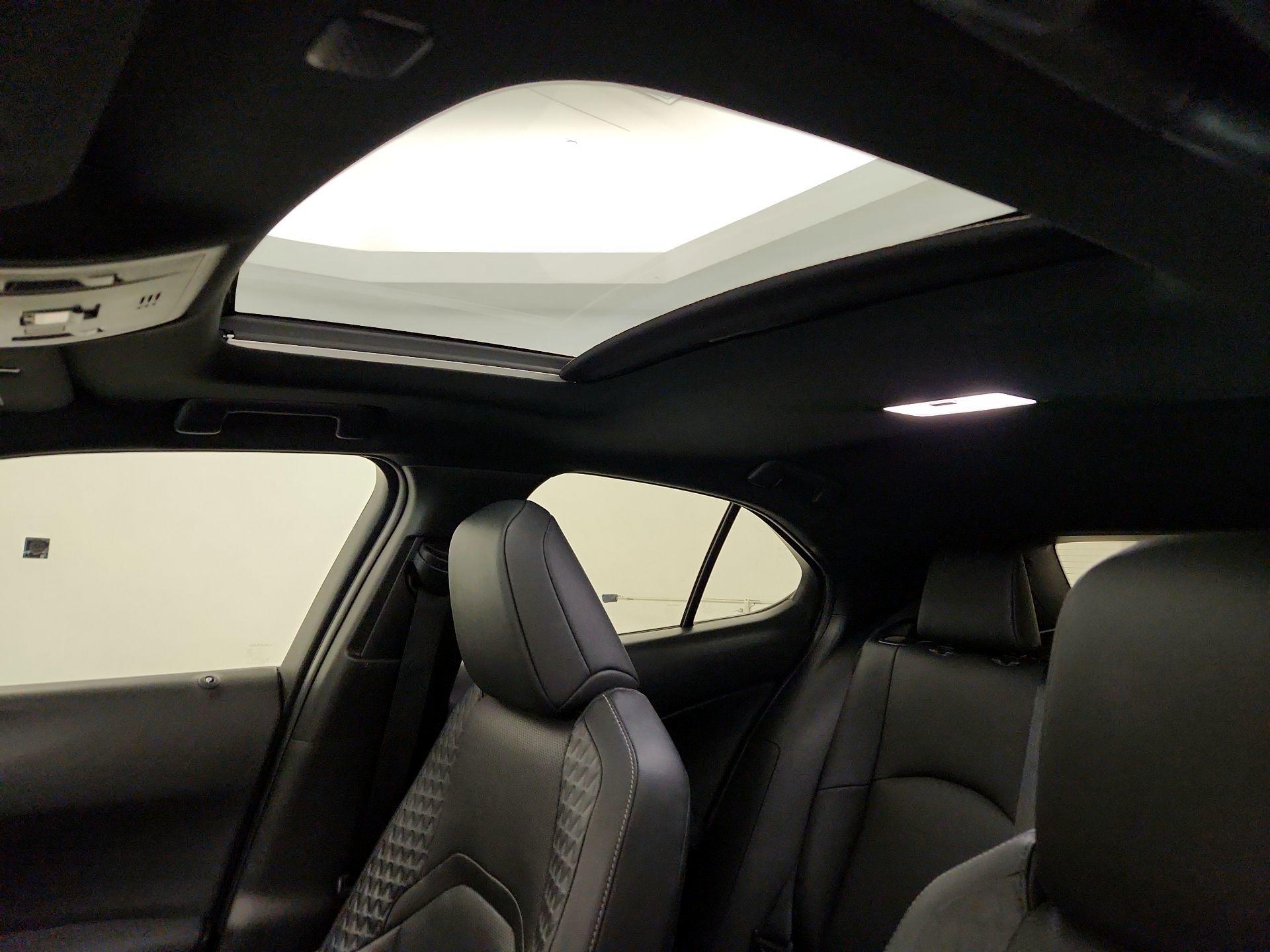 Thumbnail: 2019 Lexus UX - 18