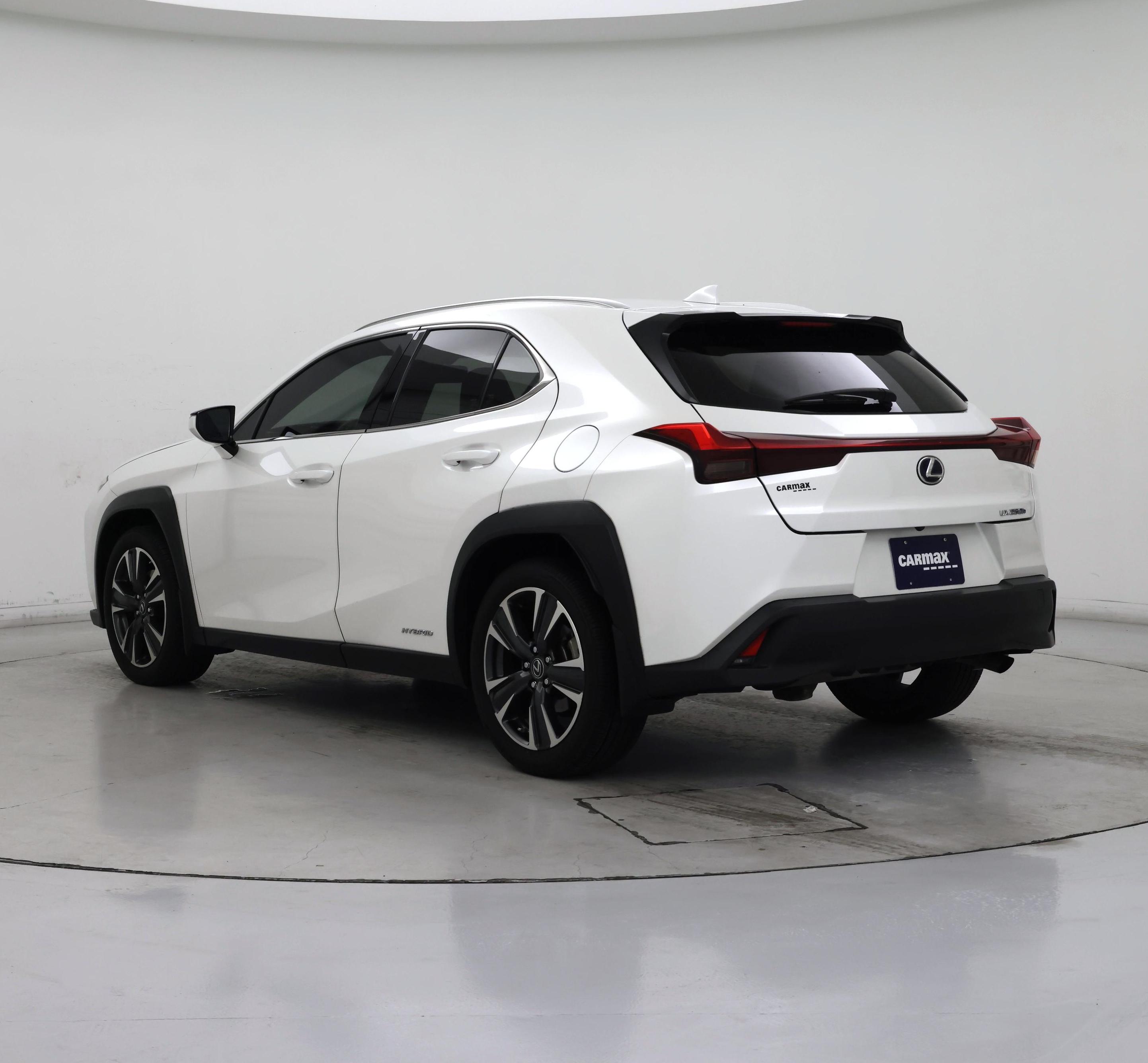 Thumbnail: 2019 Lexus UX - 2