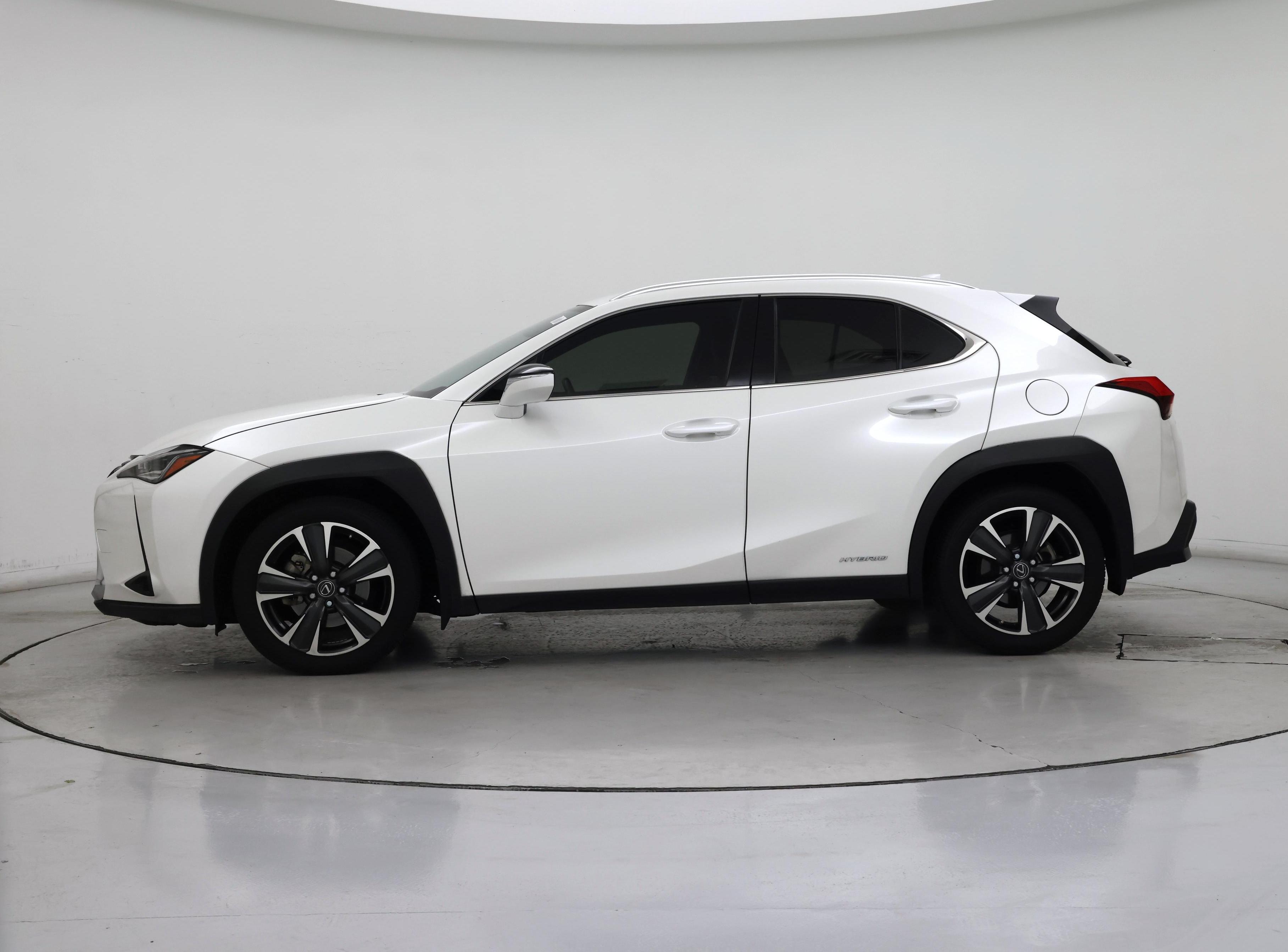Thumbnail: 2019 Lexus UX - 3