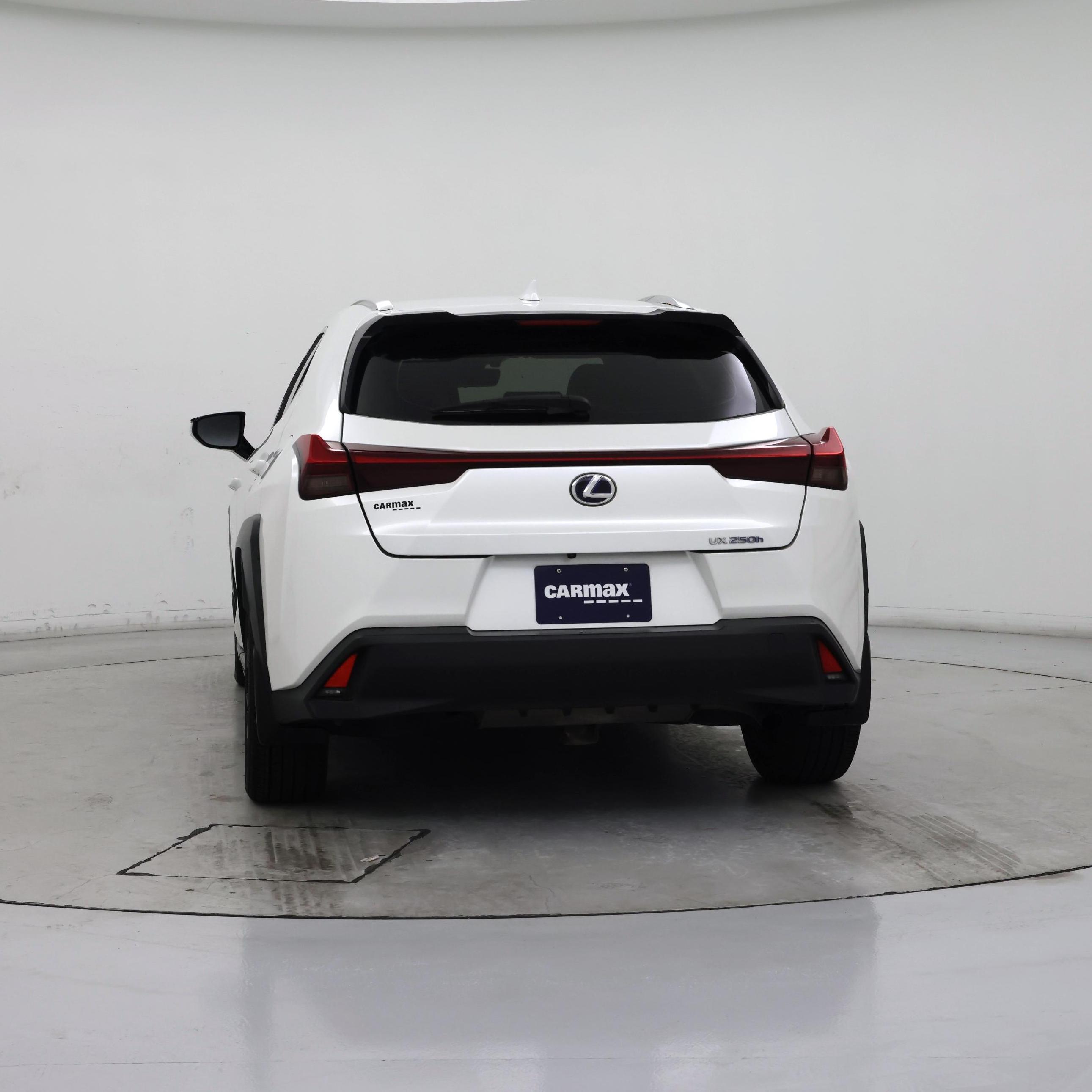 Thumbnail: 2019 Lexus UX - 6