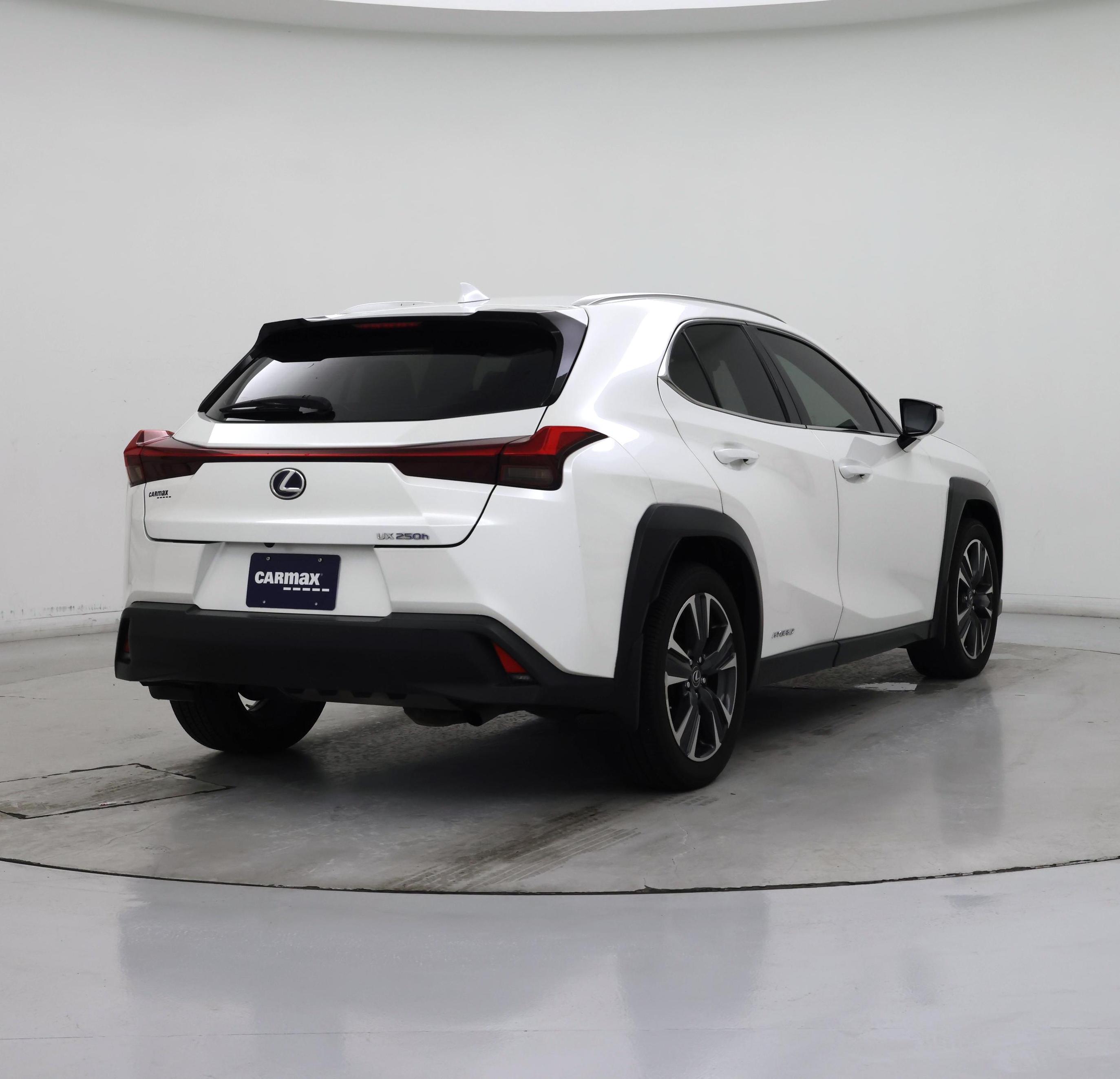 Thumbnail: 2019 Lexus UX - 8