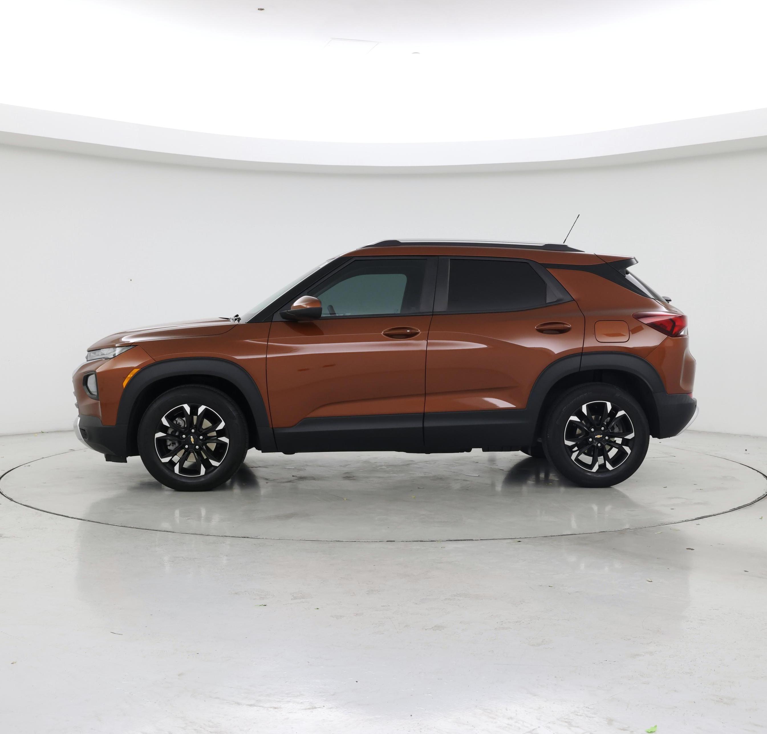 Thumbnail: 2021 Chevrolet TrailBlazer - 3