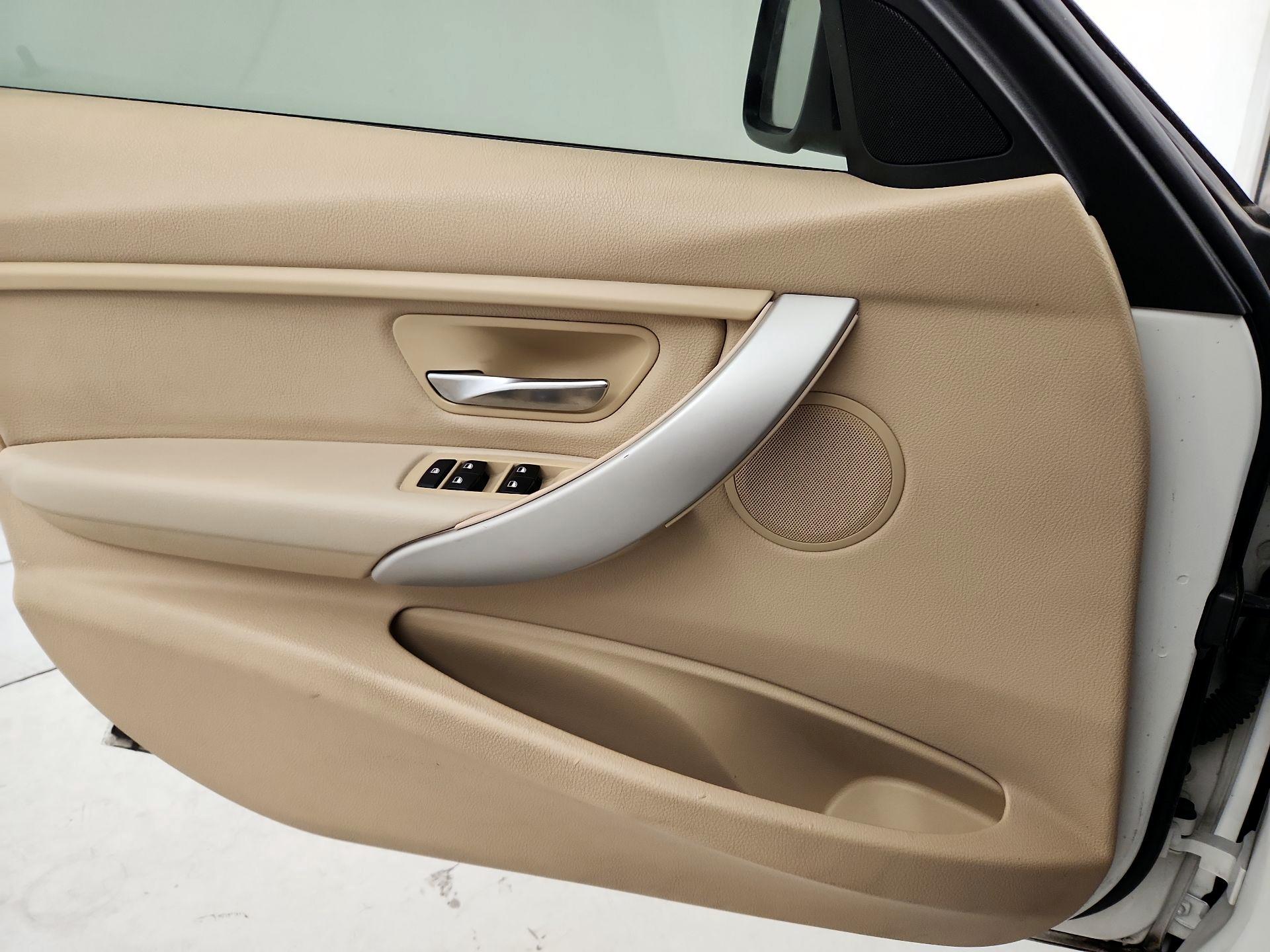 Thumbnail: 2014 BMW 3 Series - 12