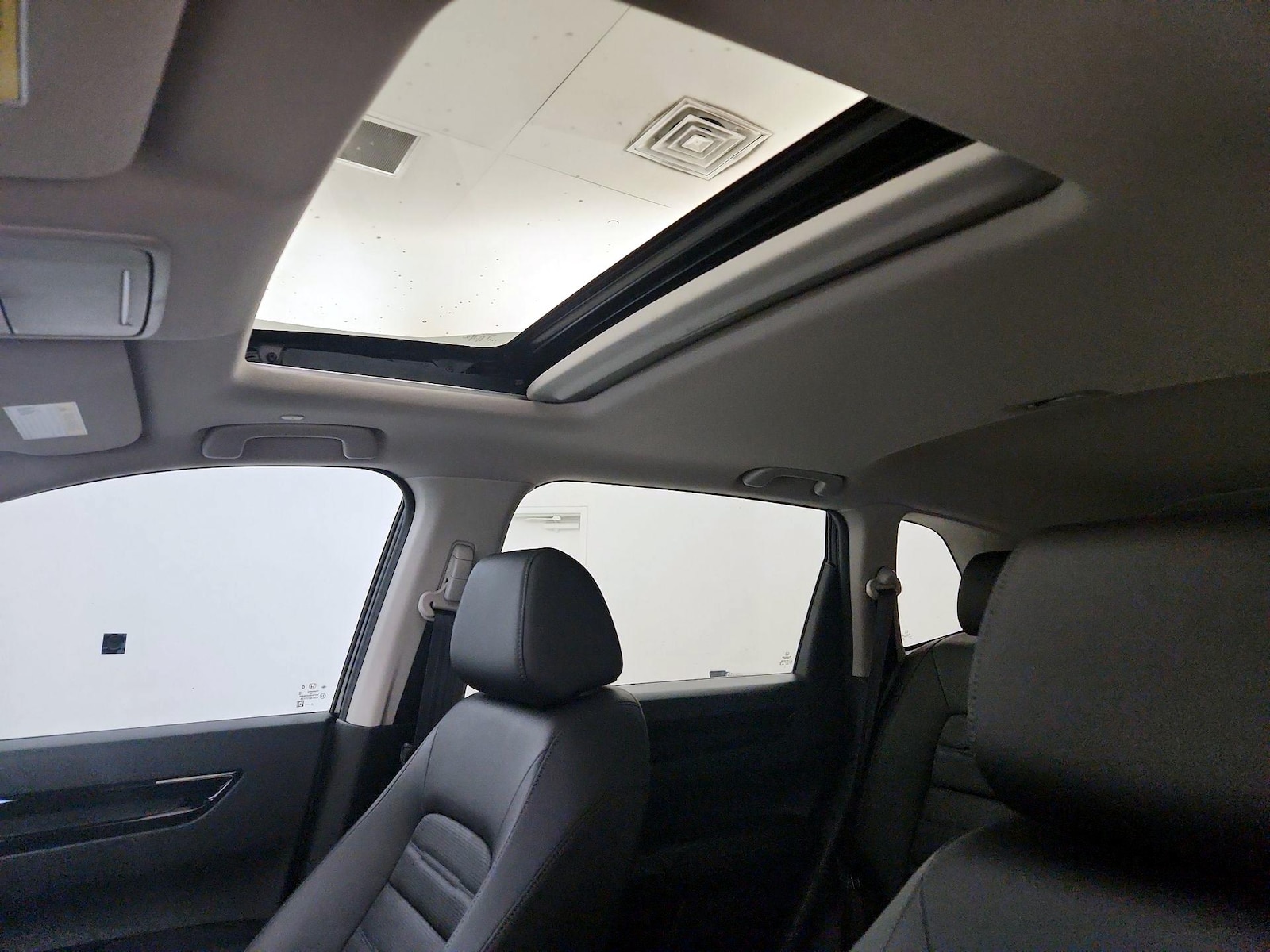 Sunroof(s) & Overhead Airbags