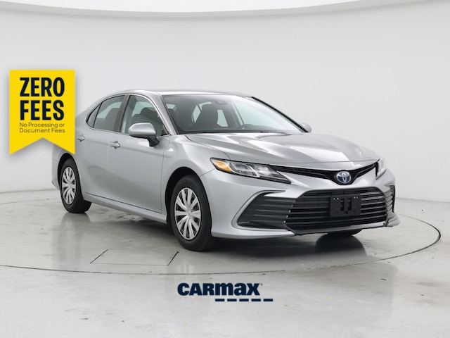 Silver 2024 Toyota Camry Hybrid Sedan Front-Wheel Drive Automatic