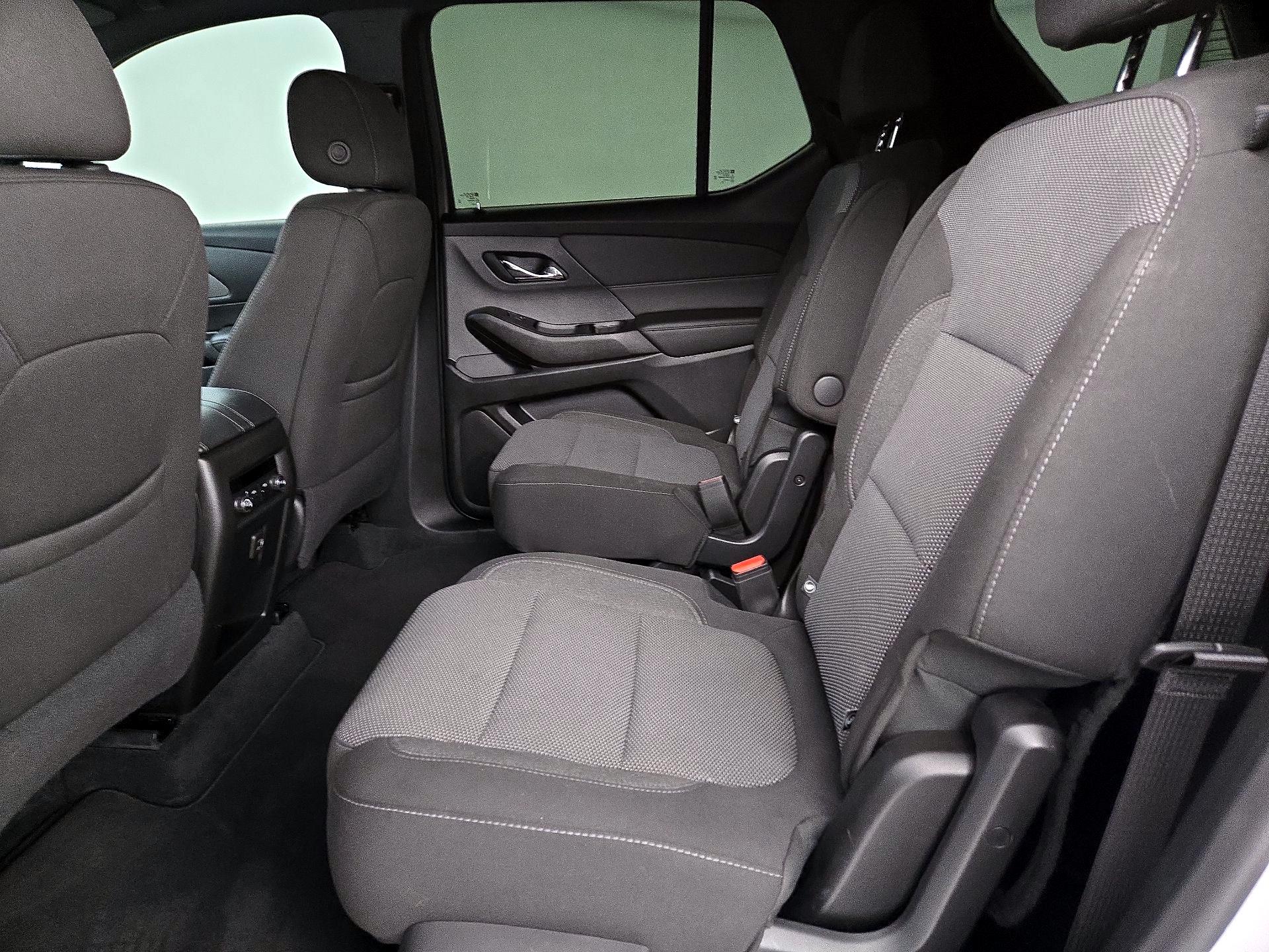 Thumbnail: 2023 Chevrolet Traverse - 19