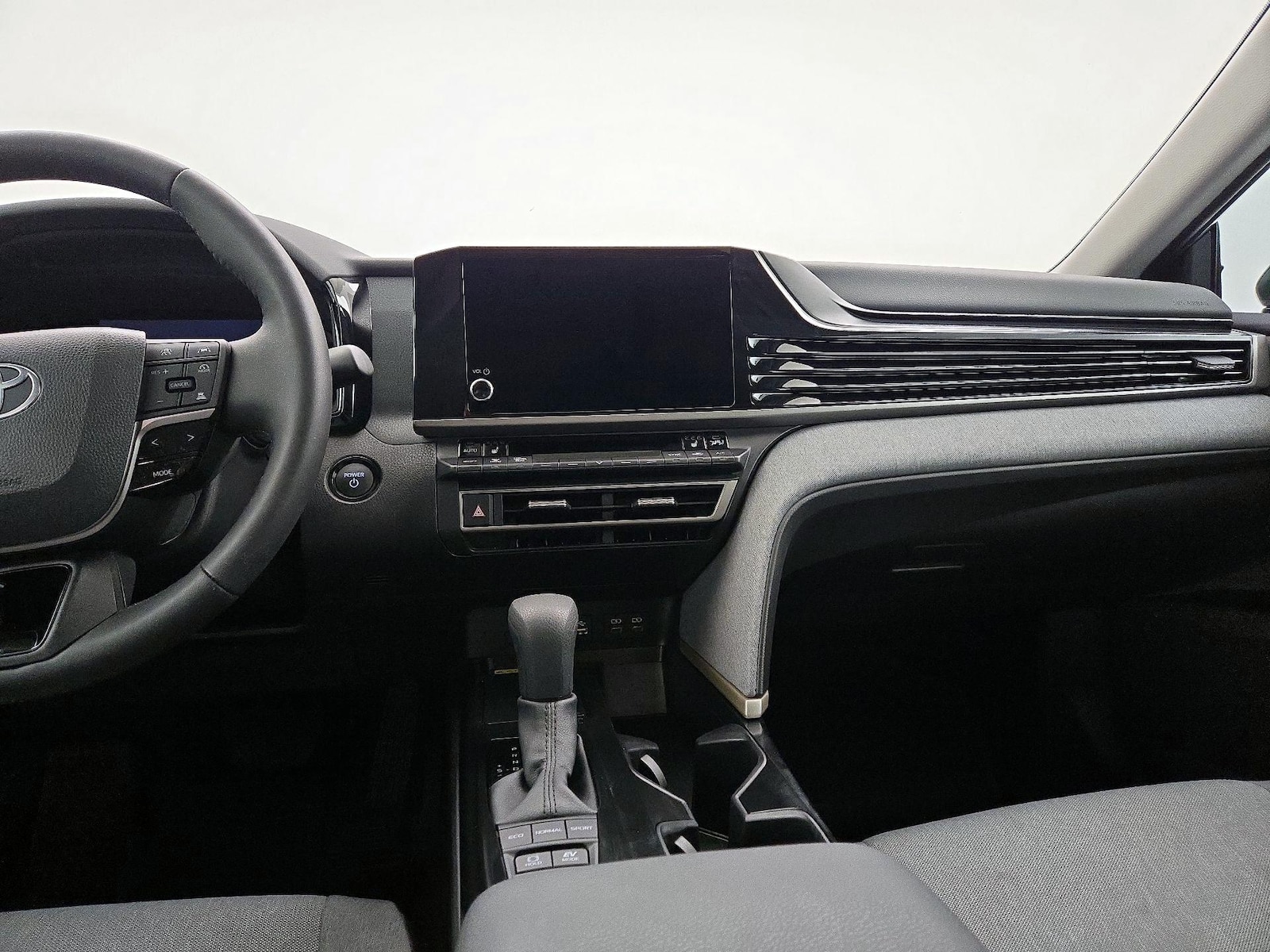 2026 Toyota Camry LE - Photo 10