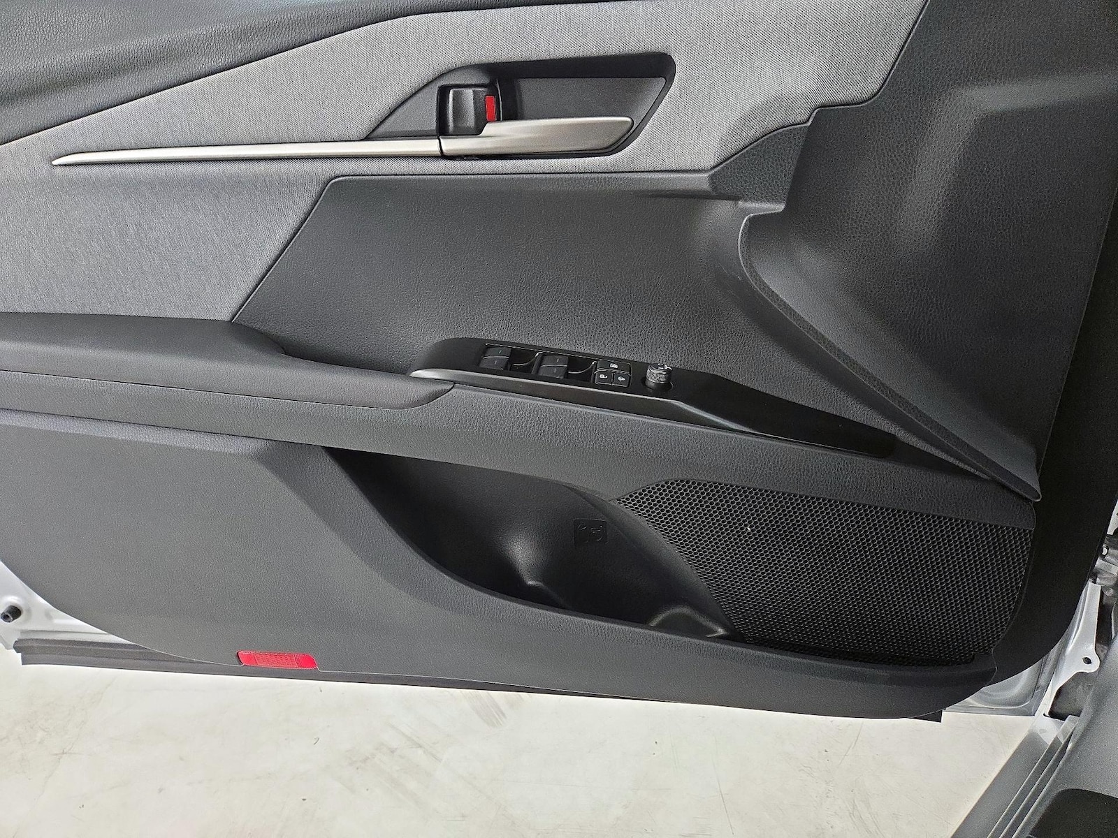 2026 Toyota Camry LE - Photo 13