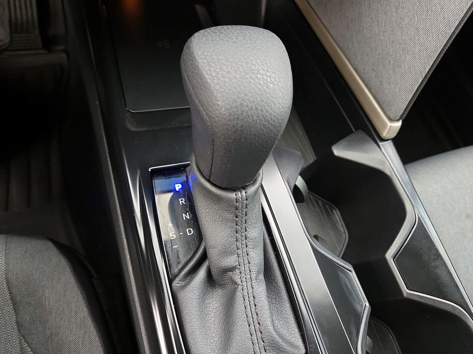 2026 Toyota Camry LE - Photo 19