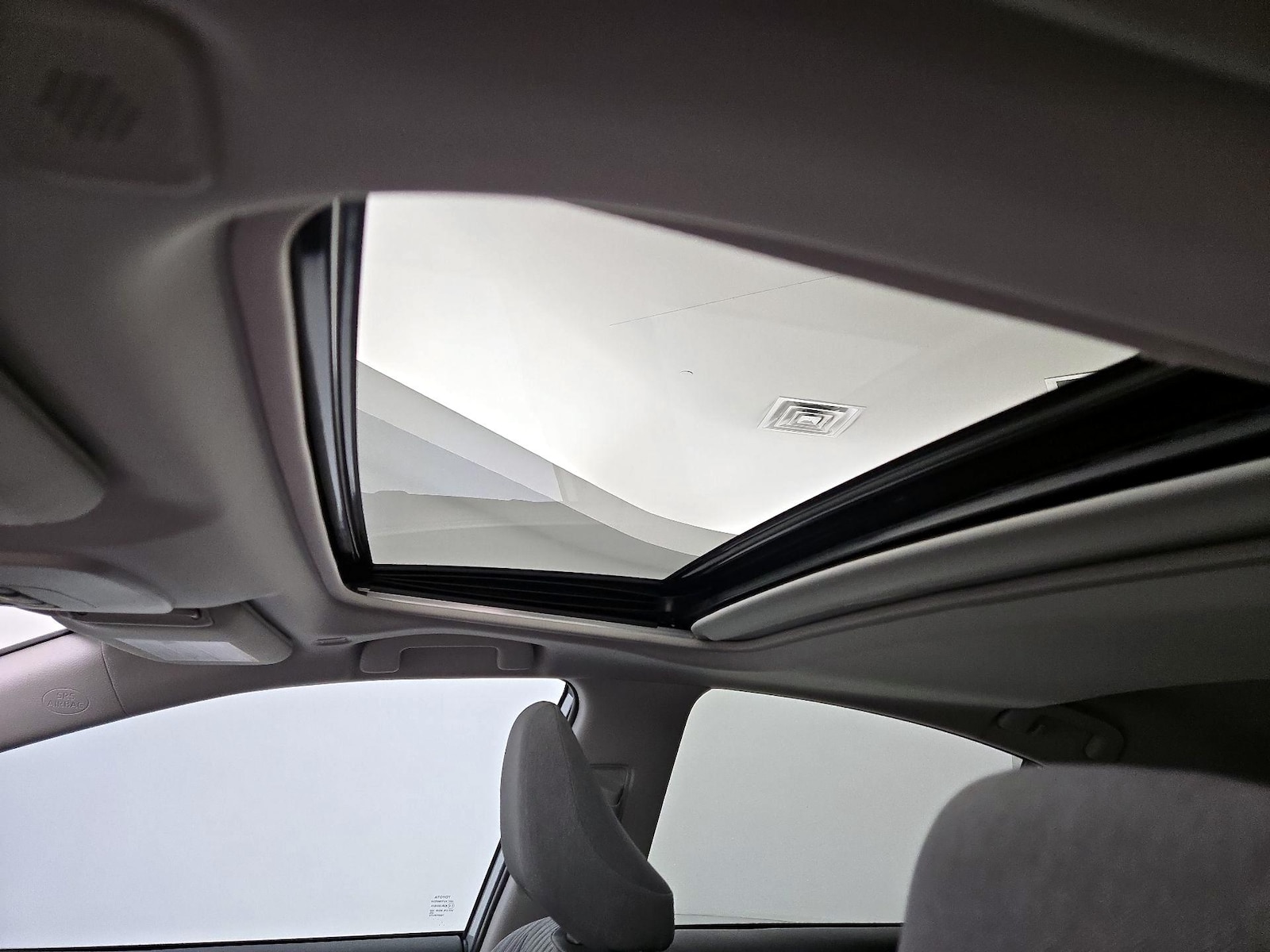 2026 Toyota Camry LE - Photo 21
