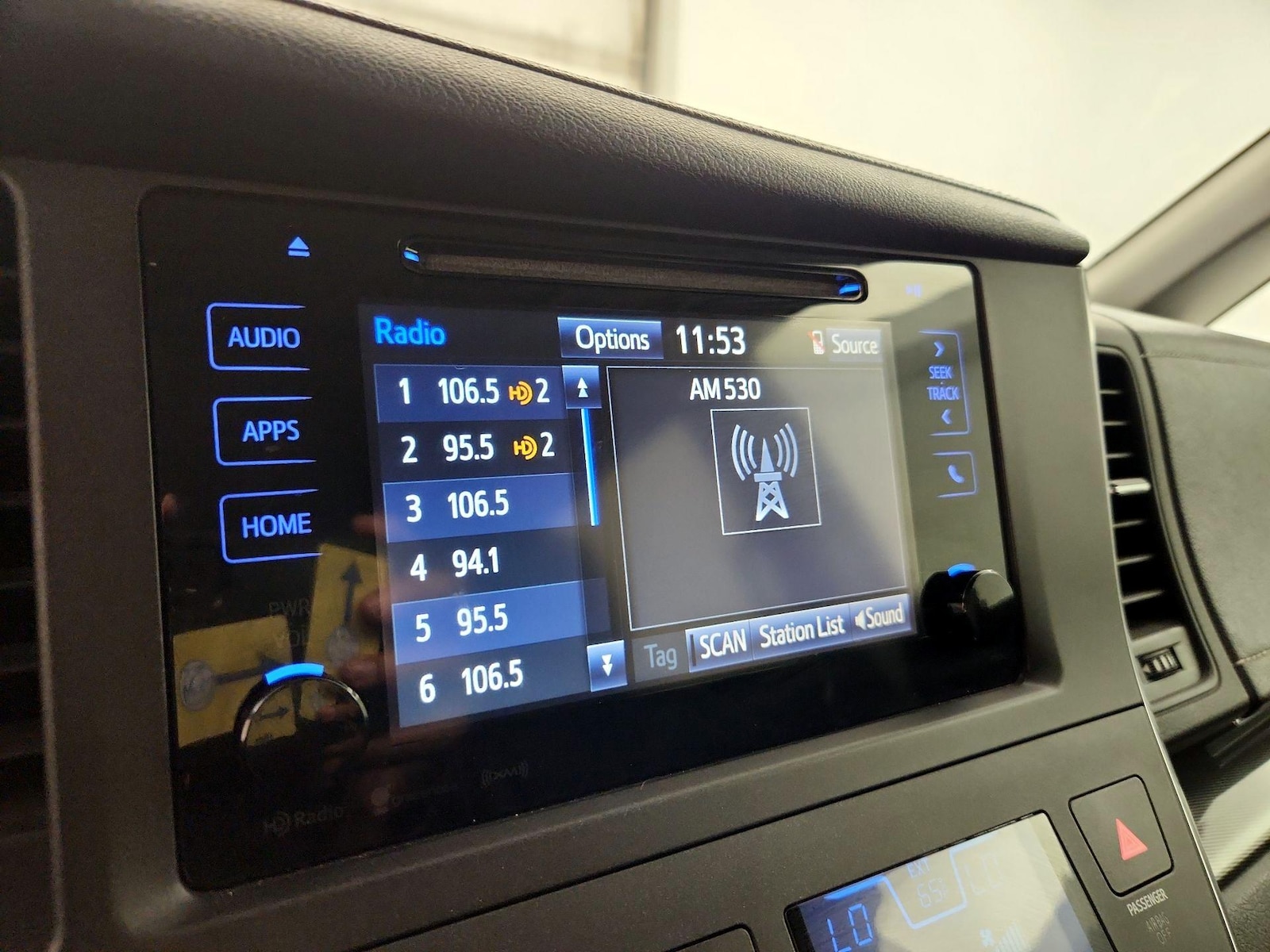 2017 Toyota Sienna SE - Photo 16