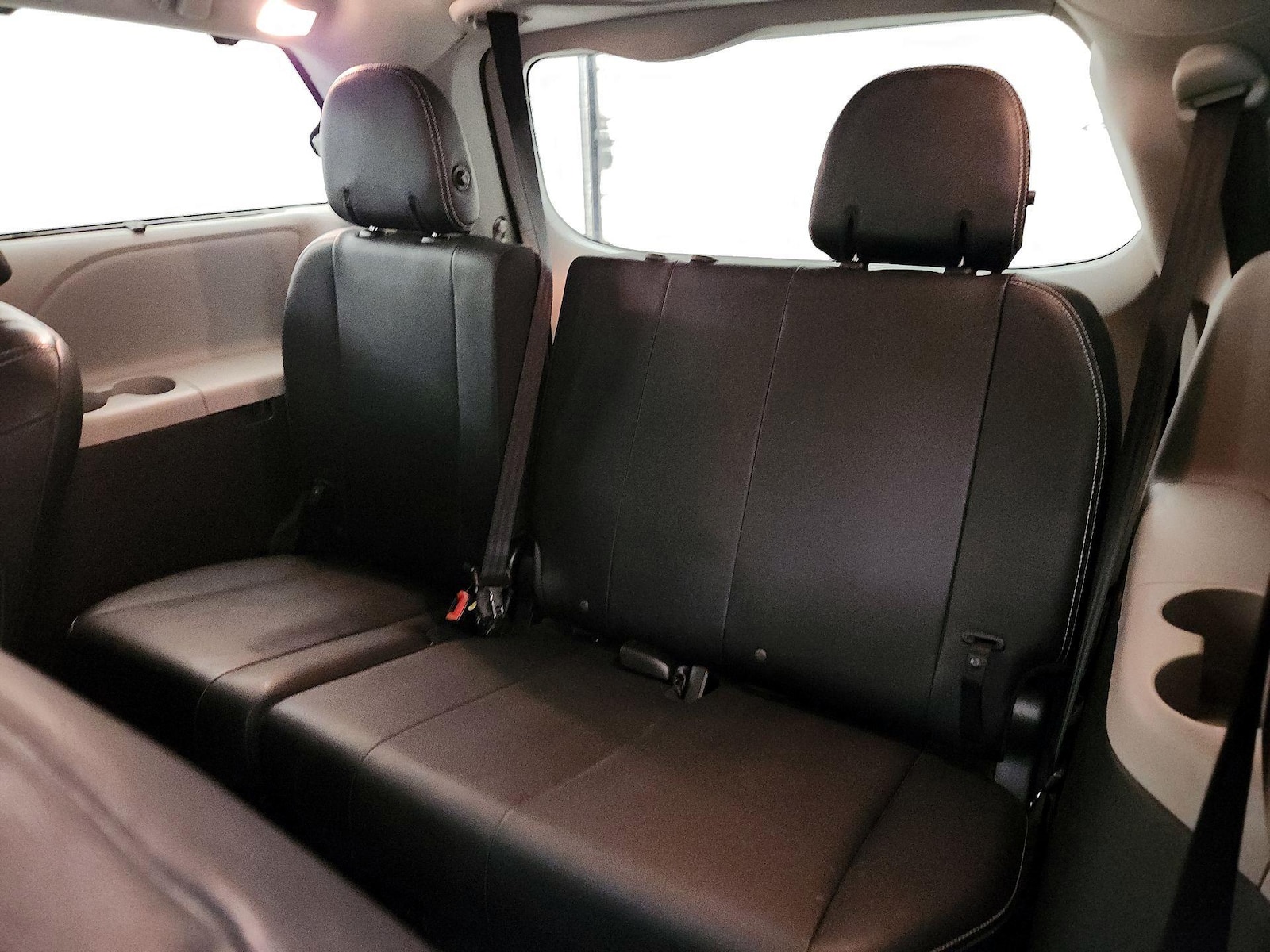 2017 Toyota Sienna SE - Photo 21