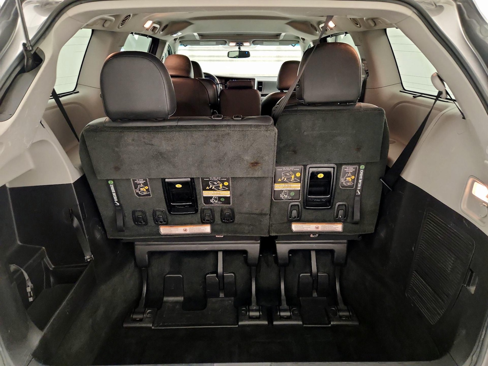 2017 Toyota Sienna SE - Photo 22