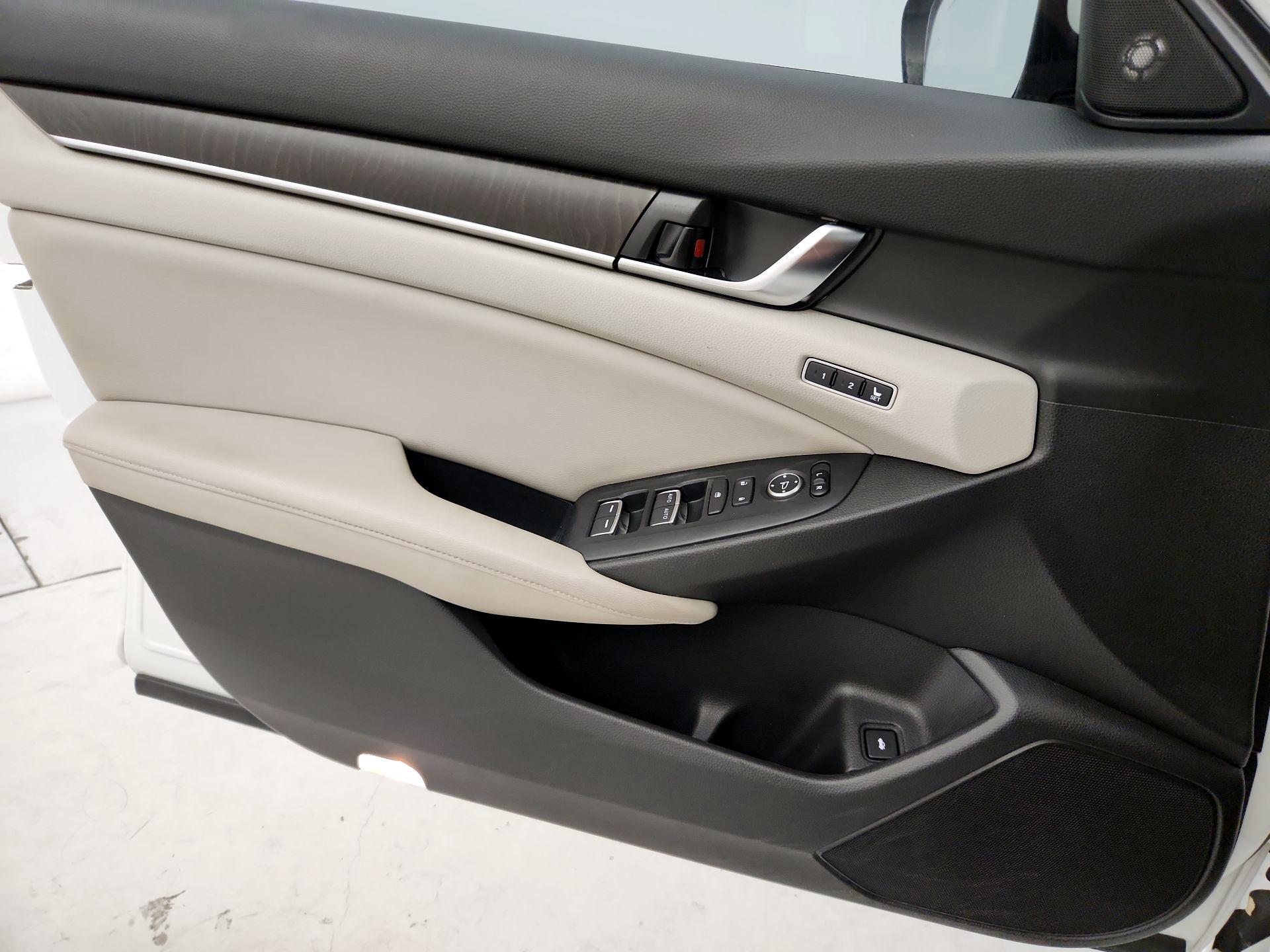 Thumbnail: 2018 Honda Accord - 12