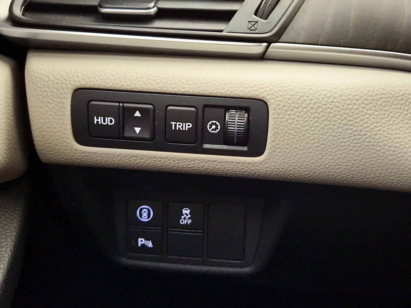 2018 Honda Accord Hybrid Touring - Photo 14