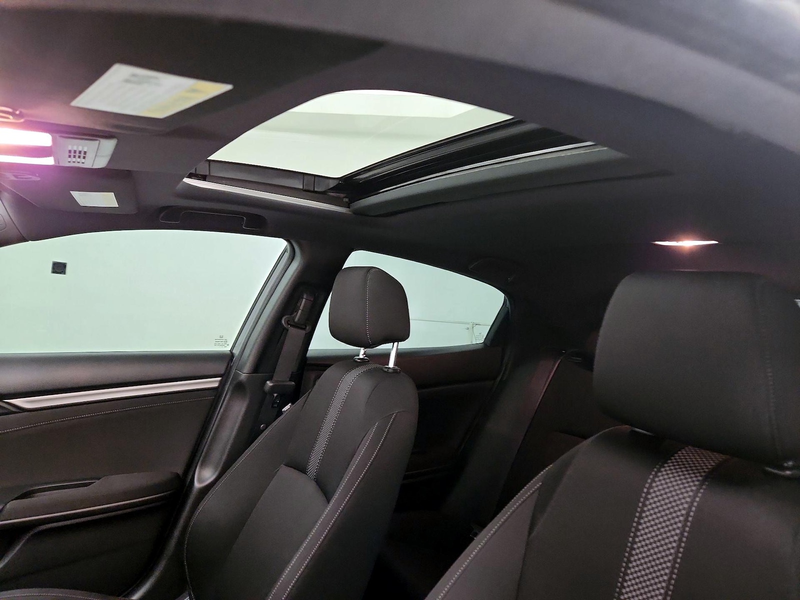 2021 Honda Civic Hatchback EX - Photo 19