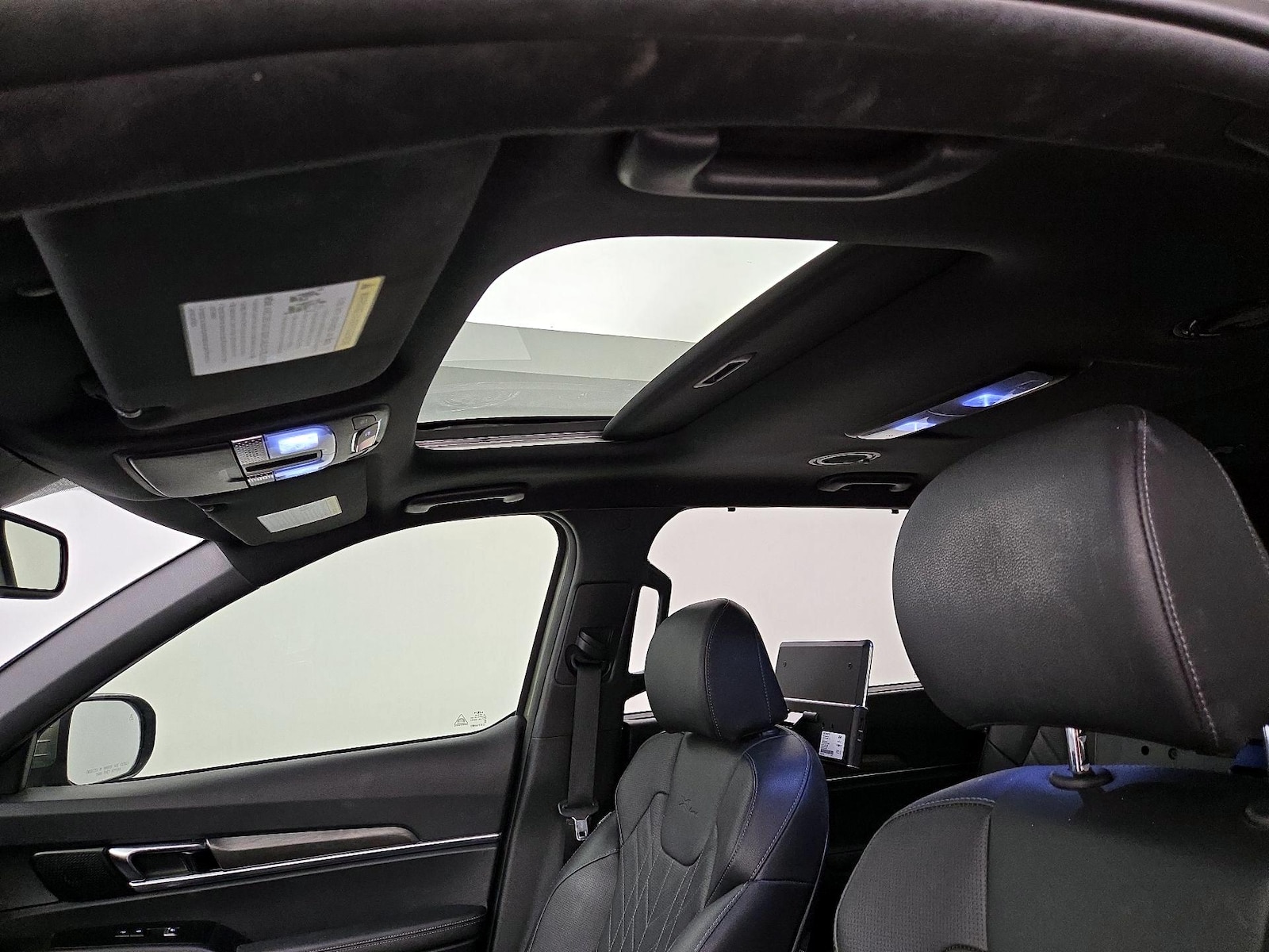 Sunroof(s) & Overhead Airbags
