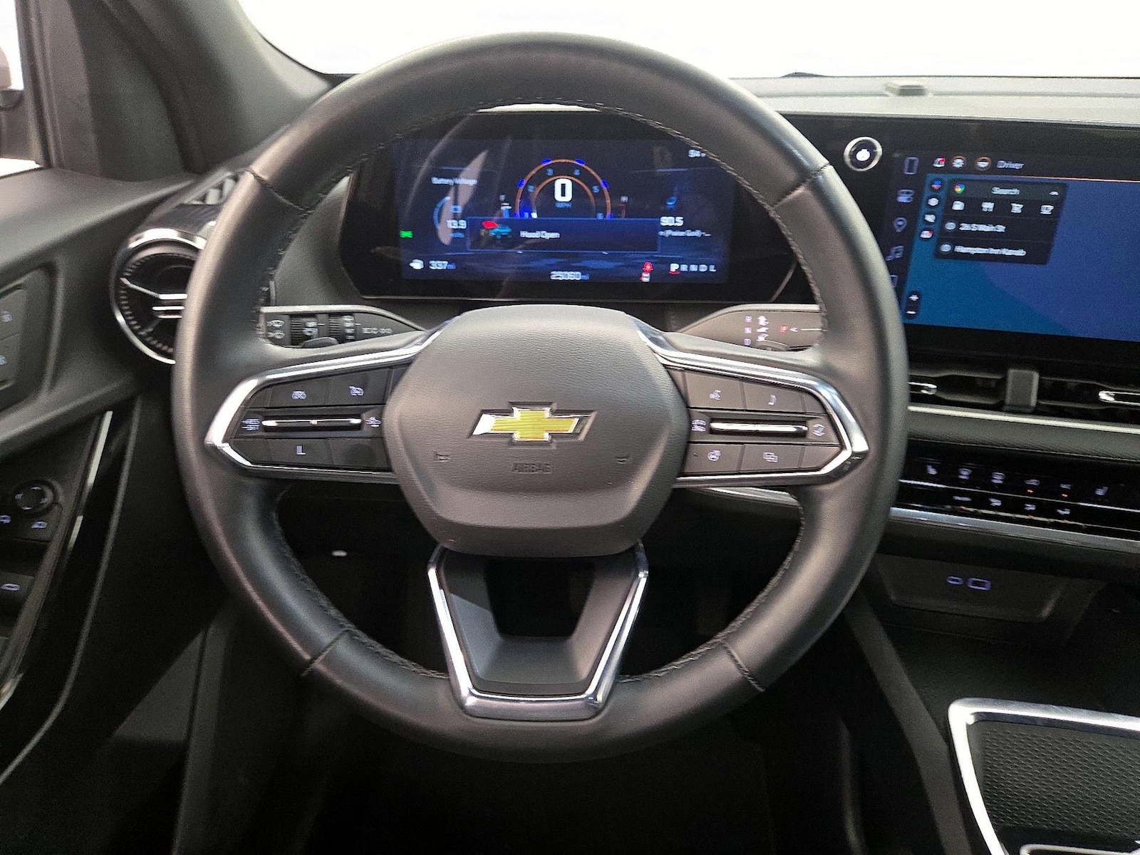 2025 Chevrolet Equinox LT - Photo 11