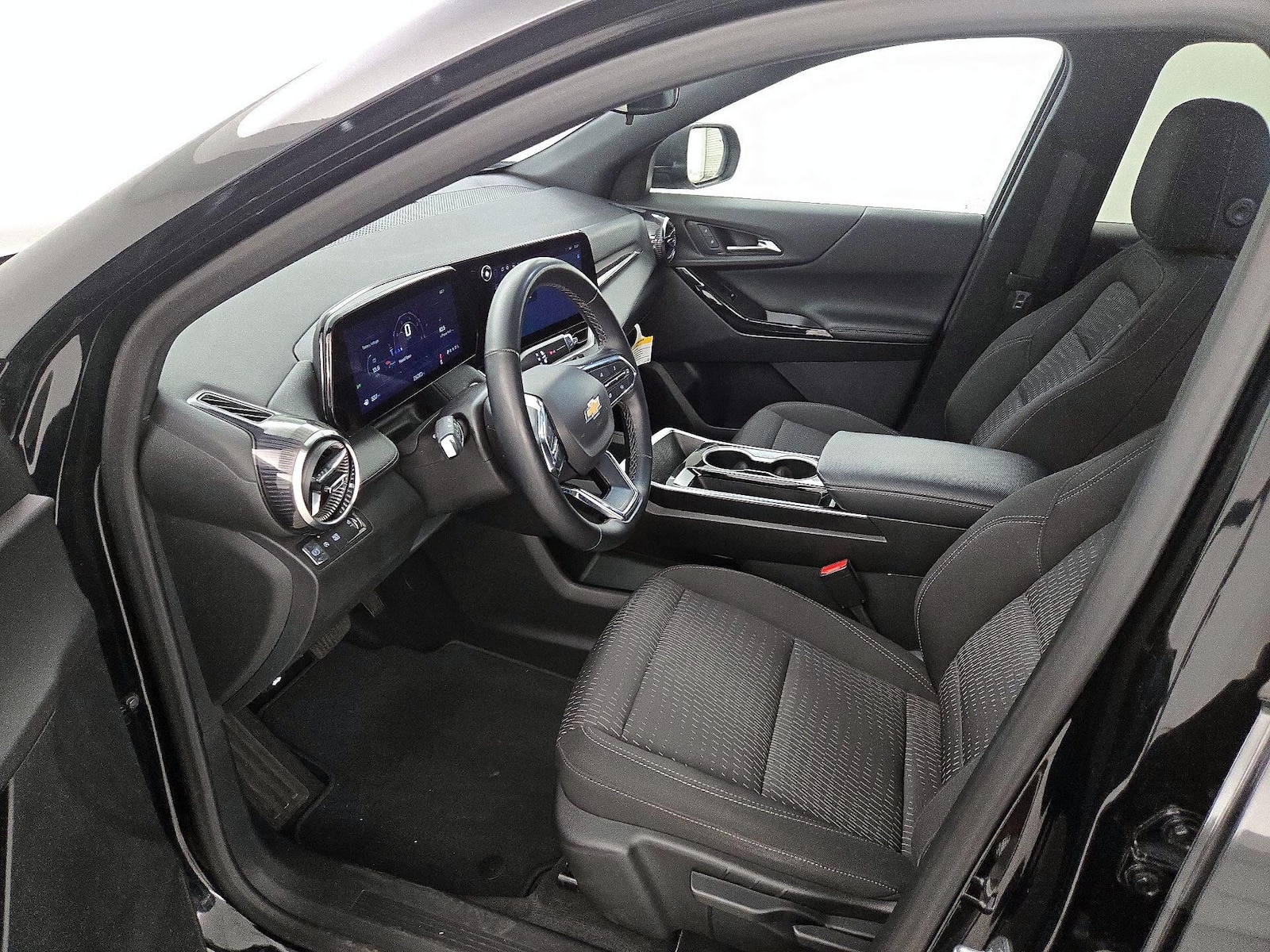 2025 Chevrolet Equinox LT - Photo 12