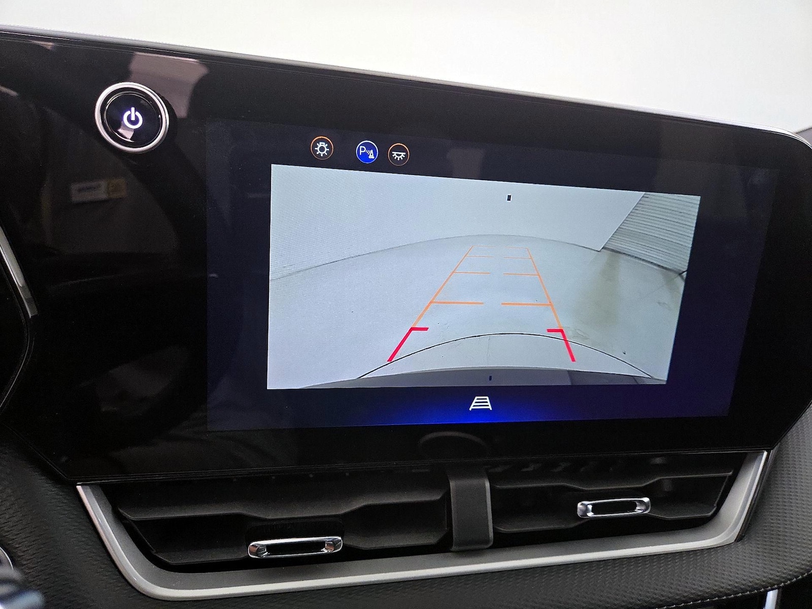 2025 Chevrolet Equinox LT - Photo 16