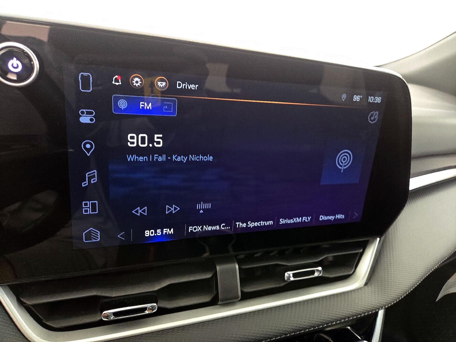 2025 Chevrolet Equinox LT - Photo 17