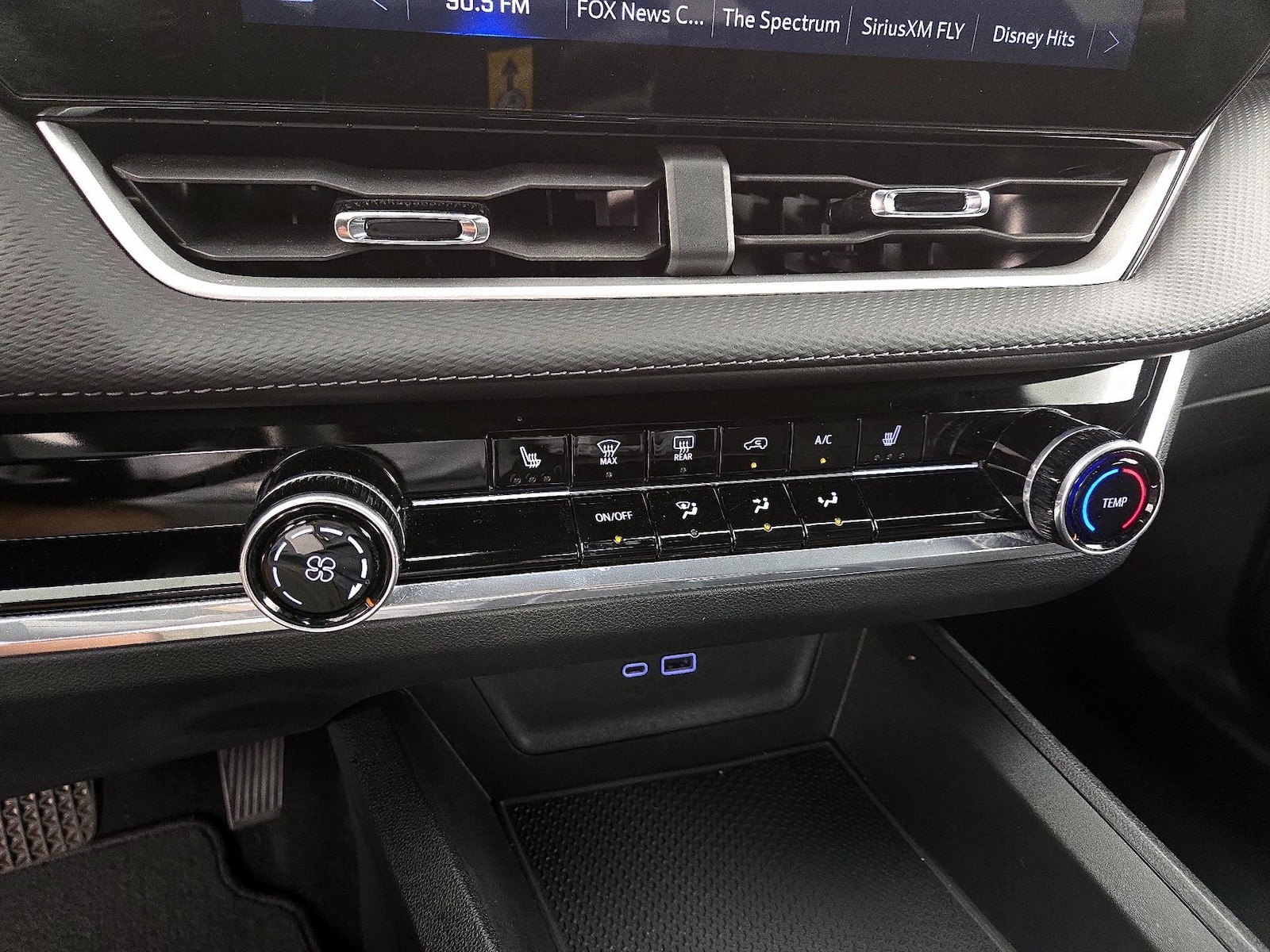 2025 Chevrolet Equinox LT - Photo 18