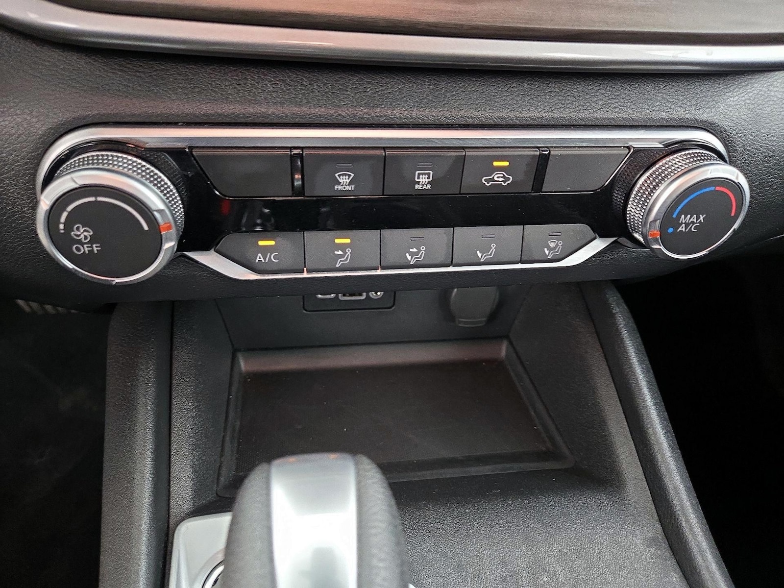 2025 Nissan Altima SV - Photo 17